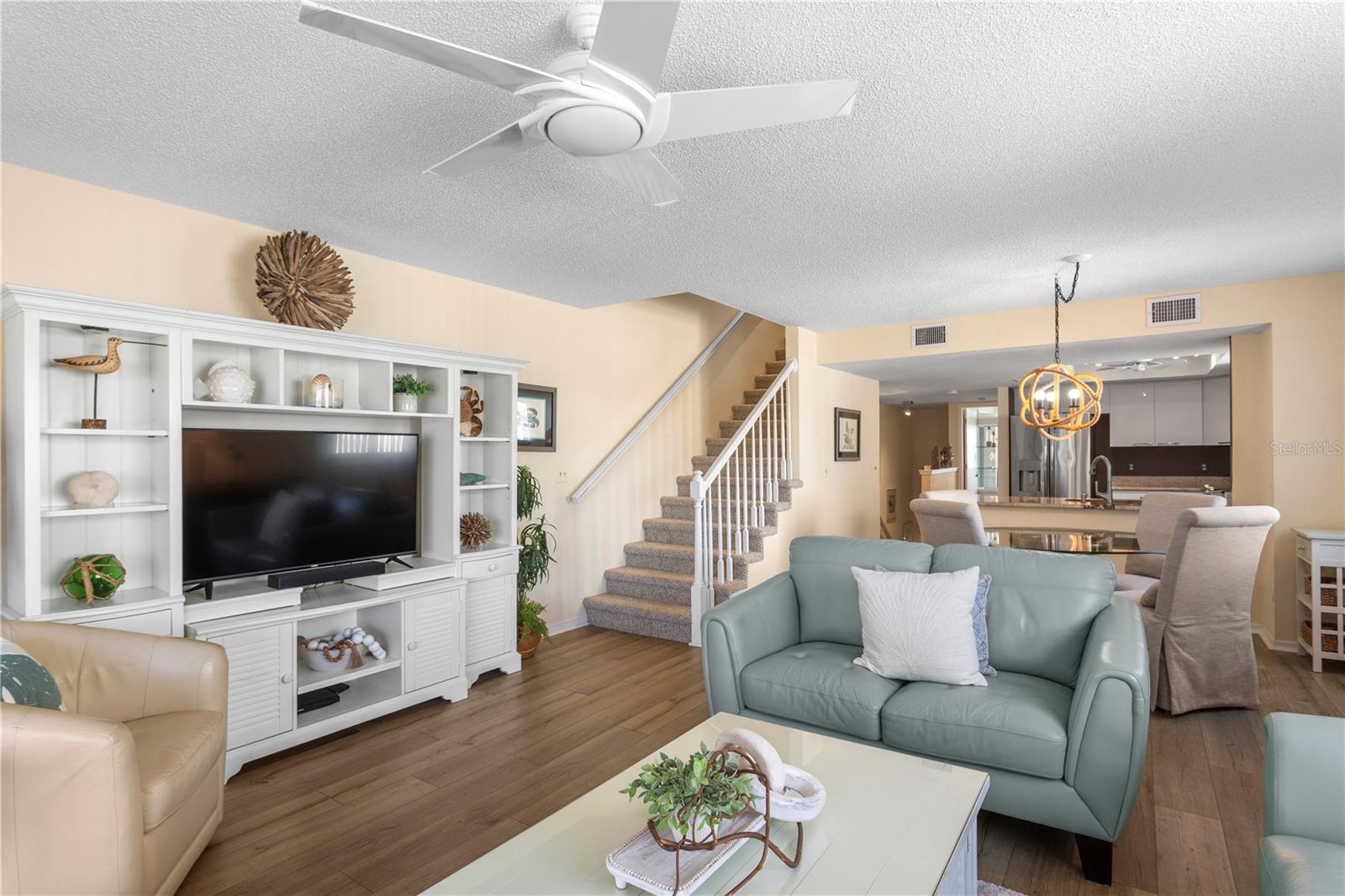 Image 14 of 28 For 911 Harbour House Drive