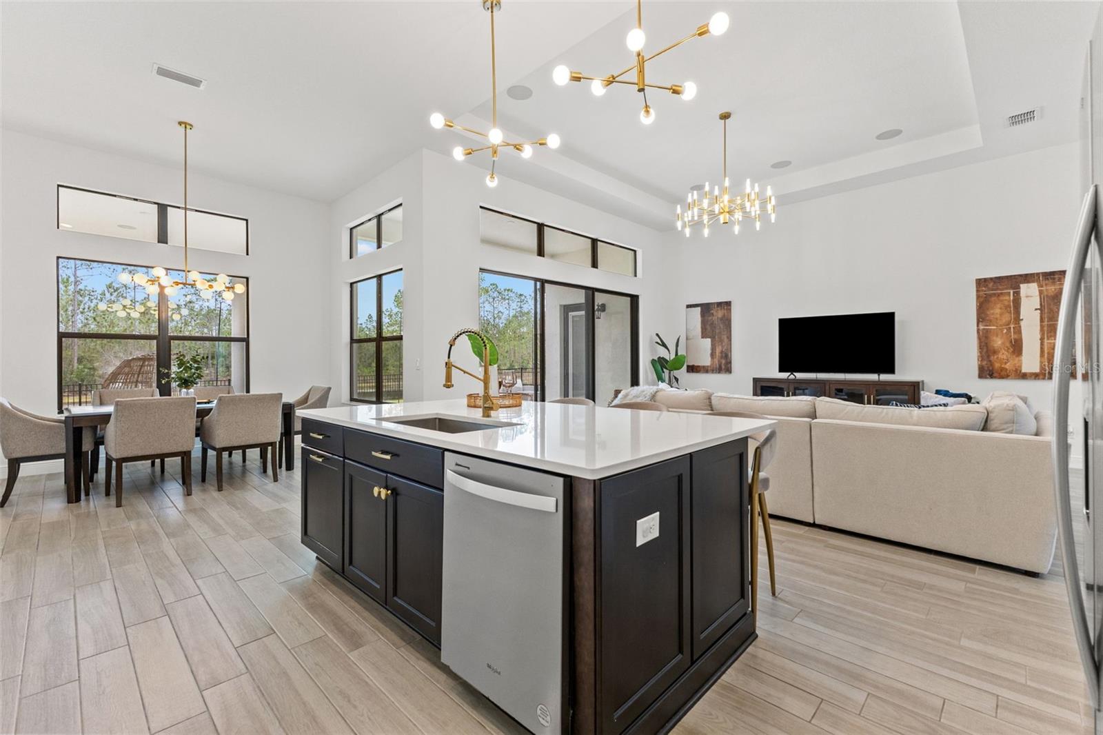 Image 17 of 67 For 4058 Tour Trace