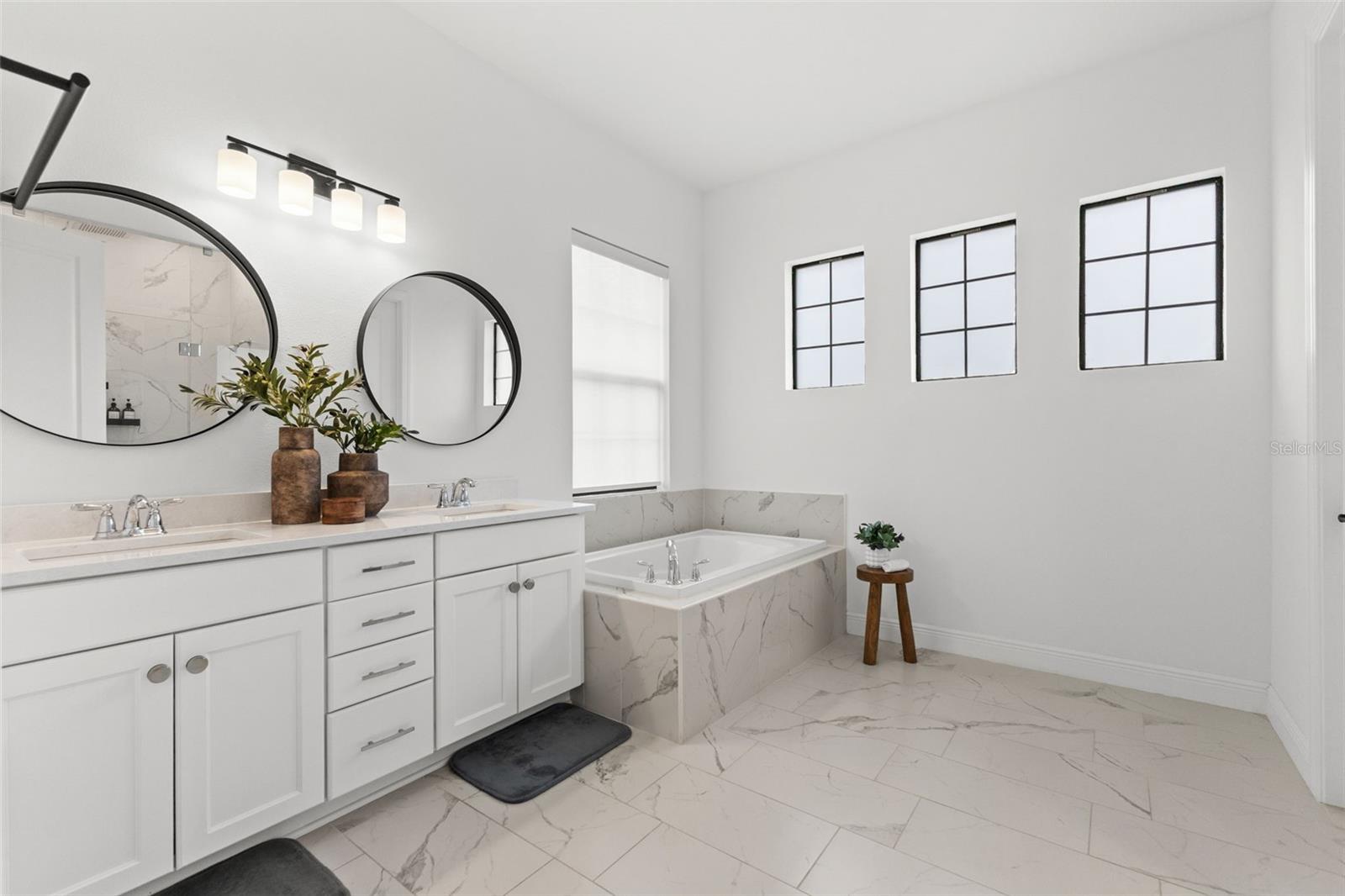 Image 26 of 67 For 4058 Tour Trace