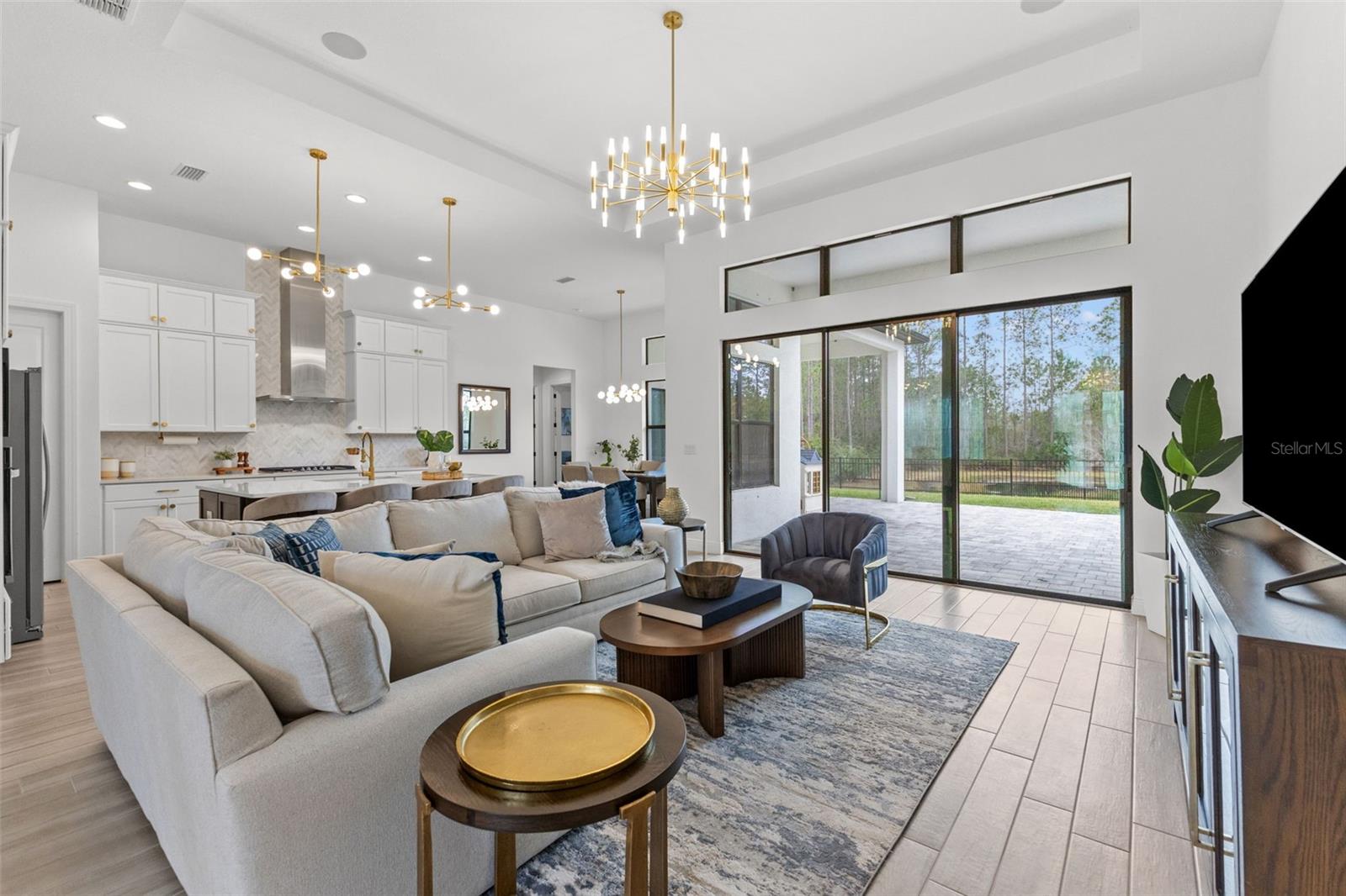 Image 5 of 67 For 4058 Tour Trace