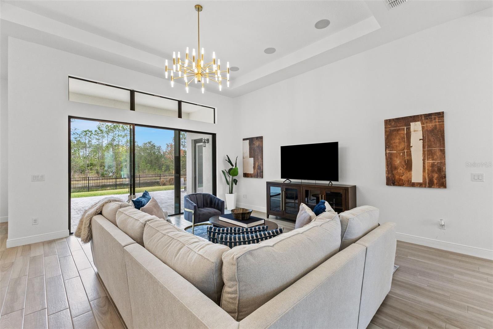 Image 9 of 67 For 4058 Tour Trace