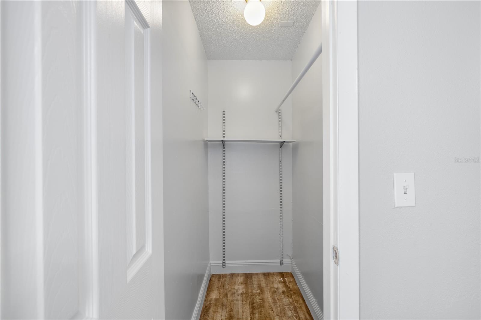 Image 16 of 33 For 5698 38th Avenue N