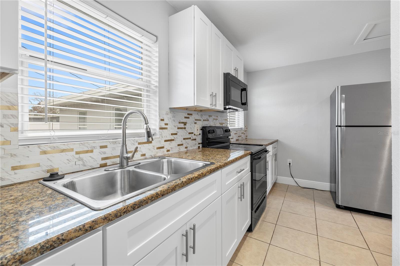 Image 24 of 33 For 5698 38th Avenue N