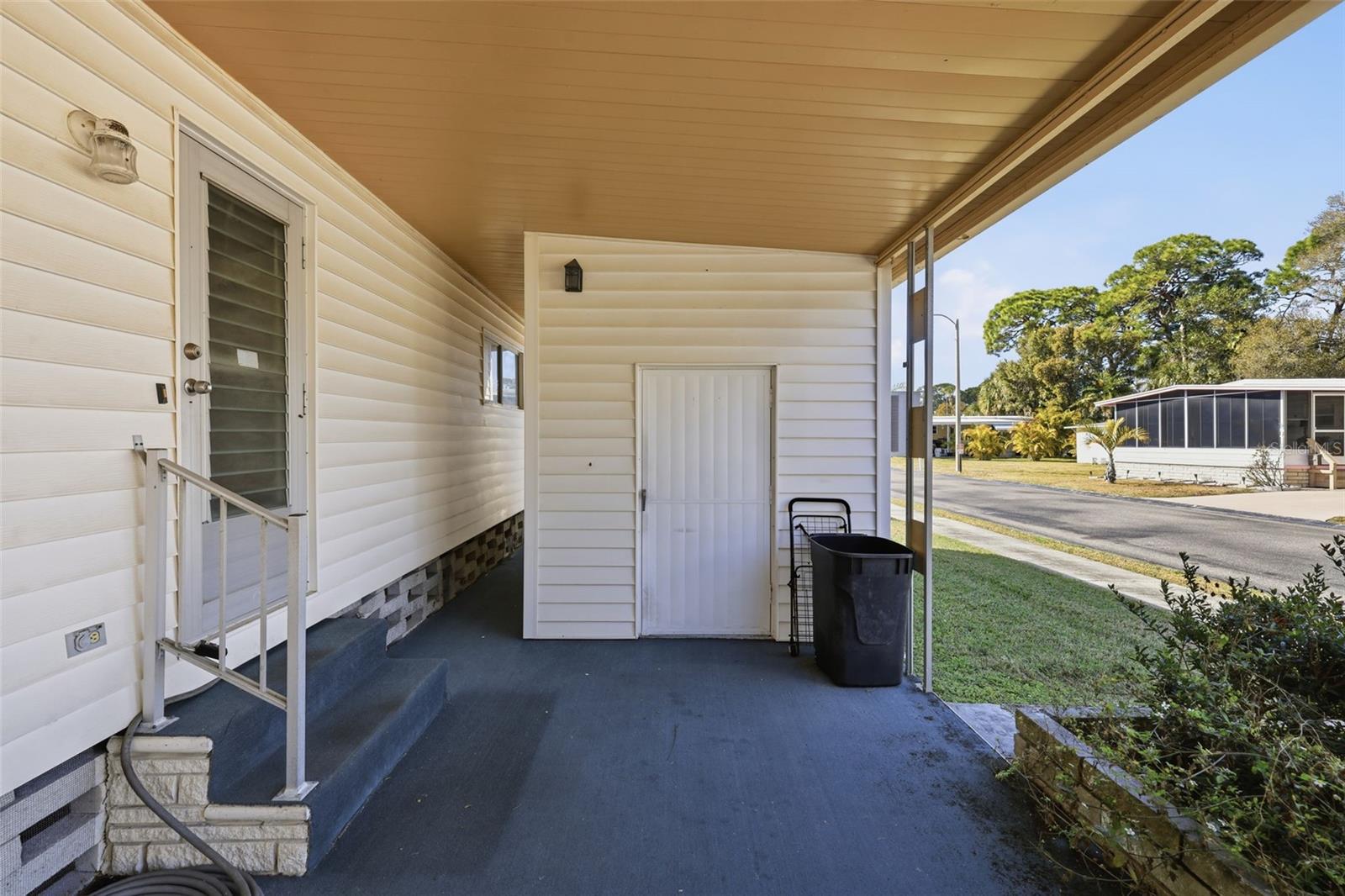 Image 3 of 33 For 6100 62nd Avenue N 61