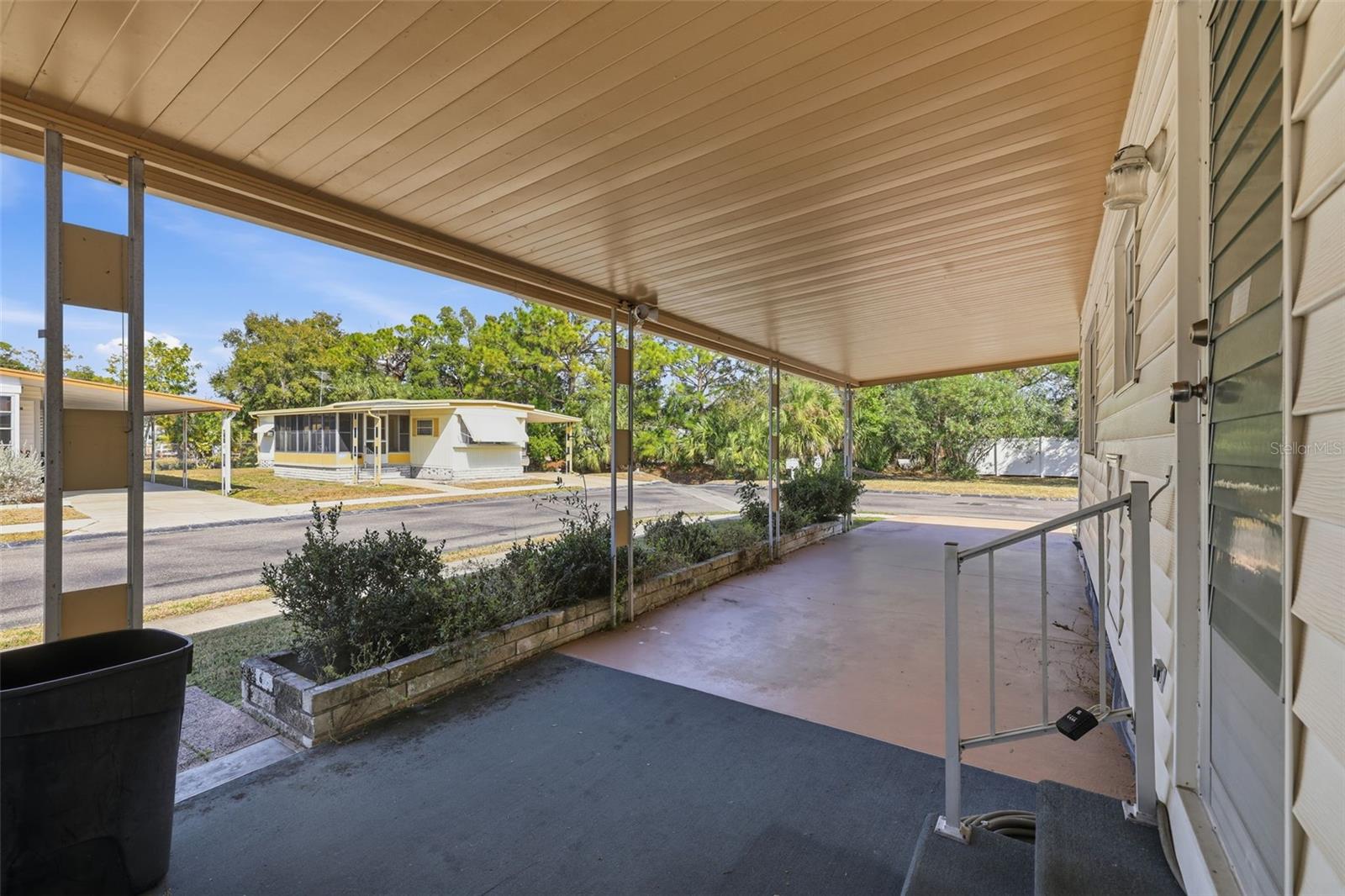 Image 4 of 33 For 6100 62nd Avenue N 61