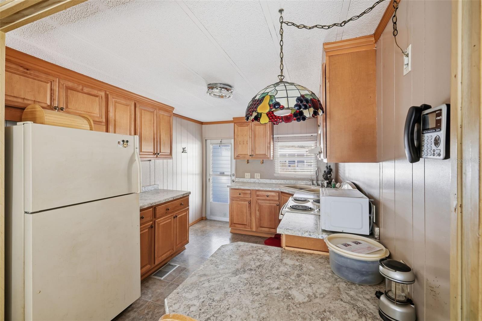 Image 5 of 33 For 6100 62nd Avenue N 61