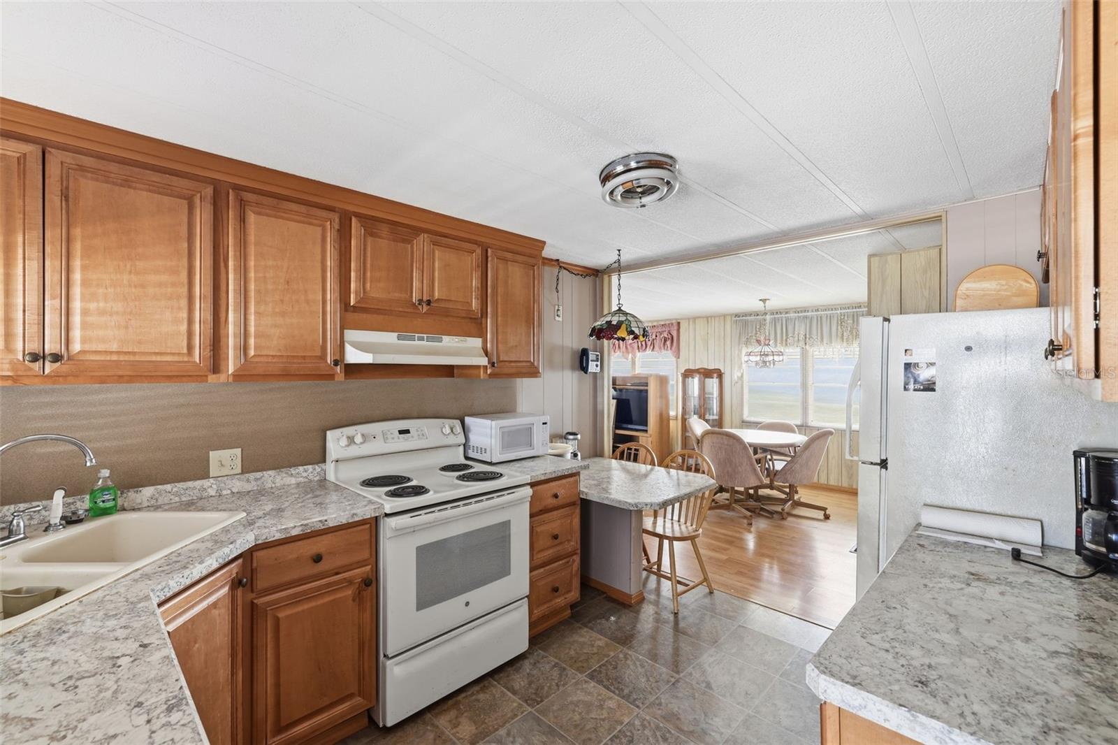 Image 6 of 33 For 6100 62nd Avenue N 61