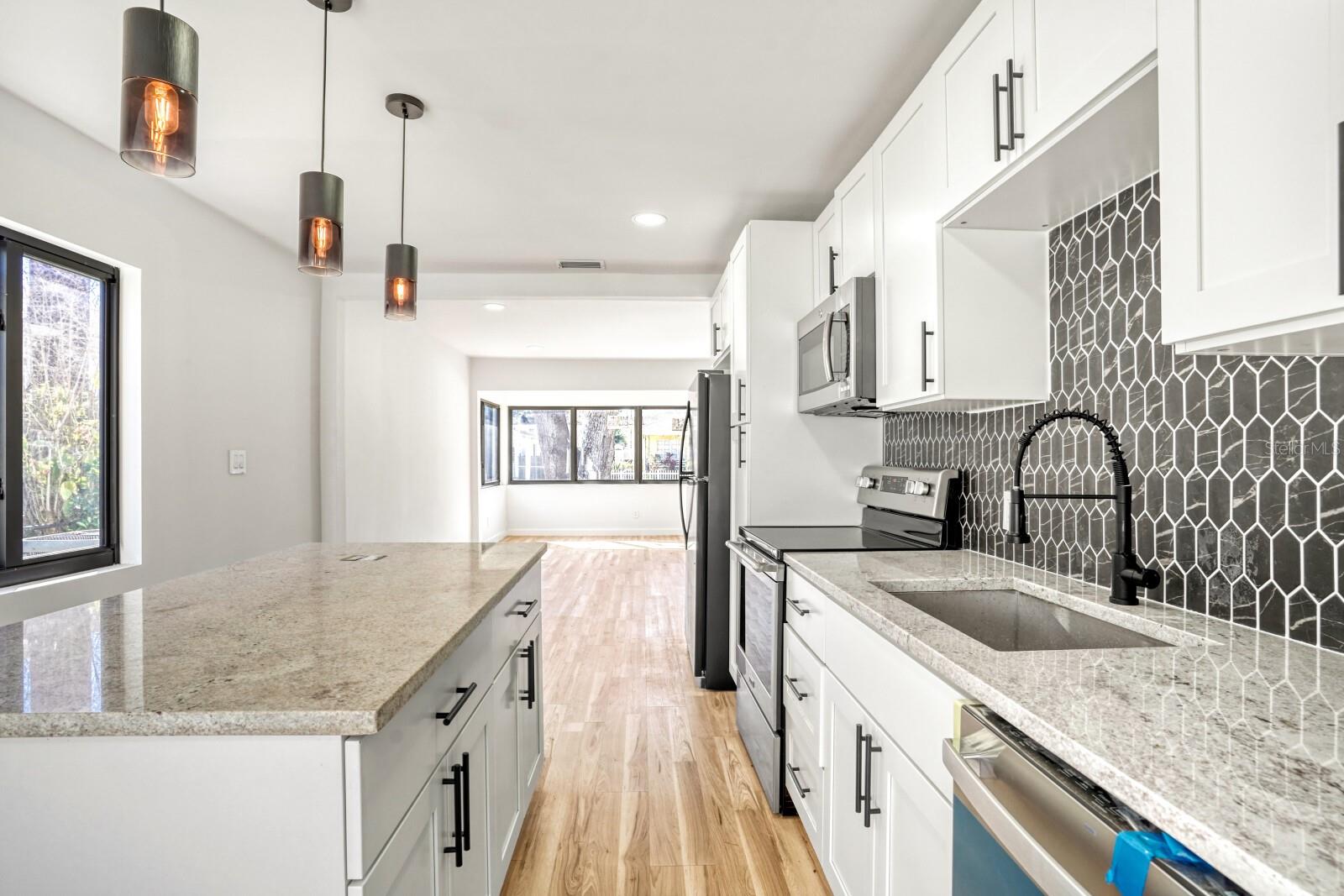 Image 12 of 28 For 711 19th Avenue S