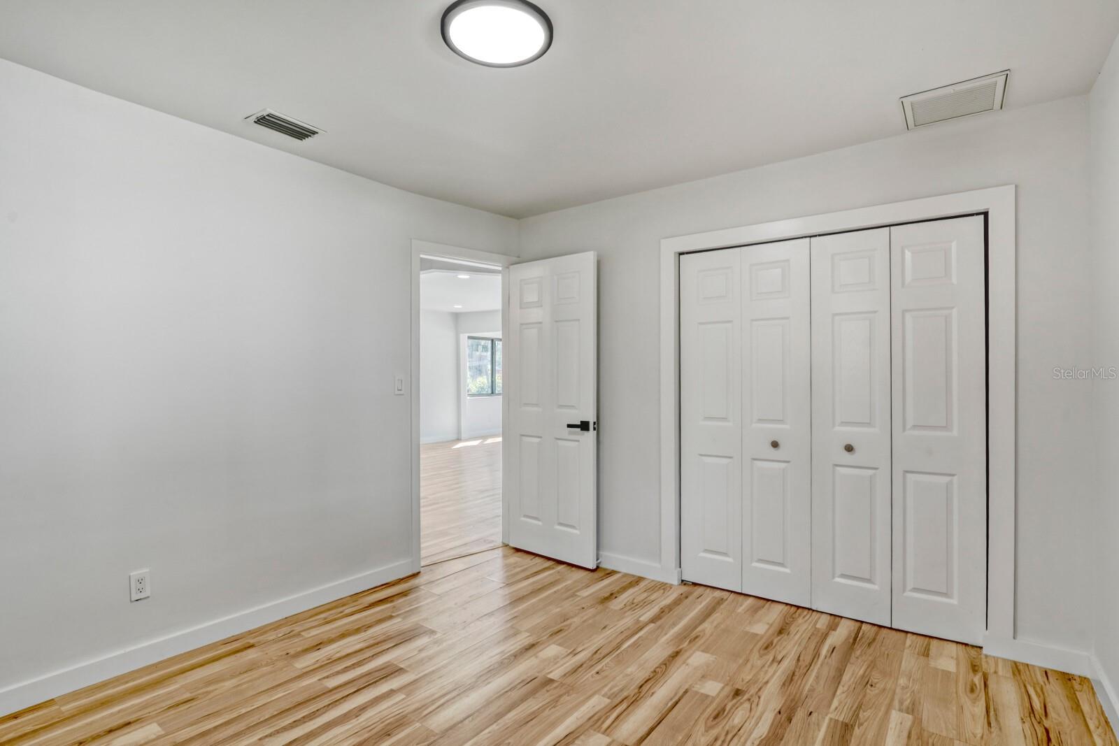 Image 13 of 28 For 711 19th Avenue S