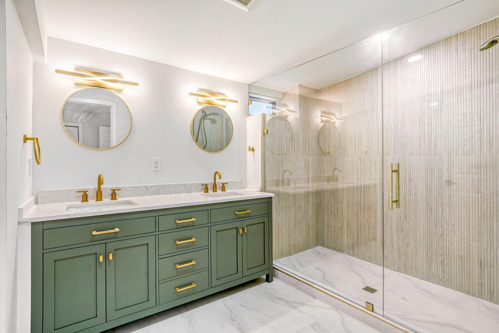 Image 16 of 28 For 711 19th Avenue S