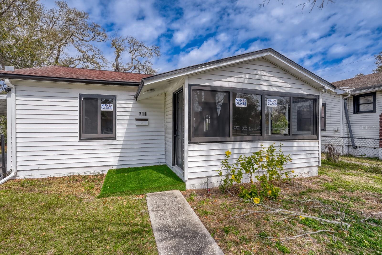 Image 2 of 28 For 711 19th Avenue S