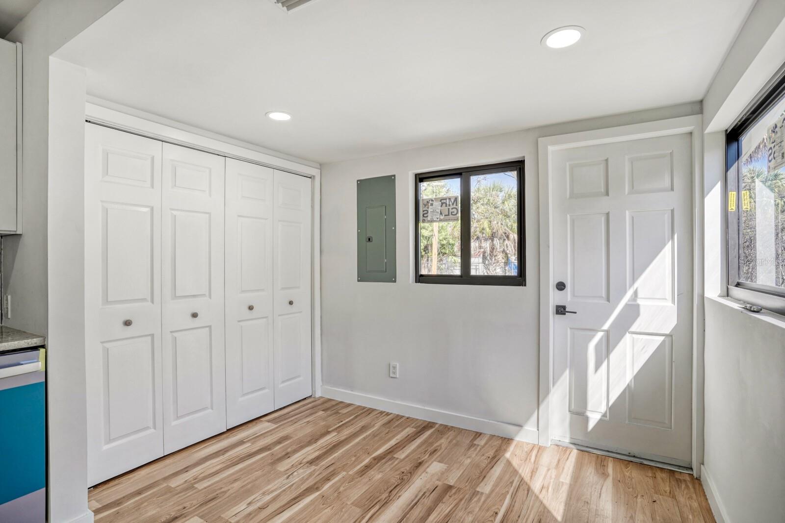 Image 5 of 28 For 711 19th Avenue S