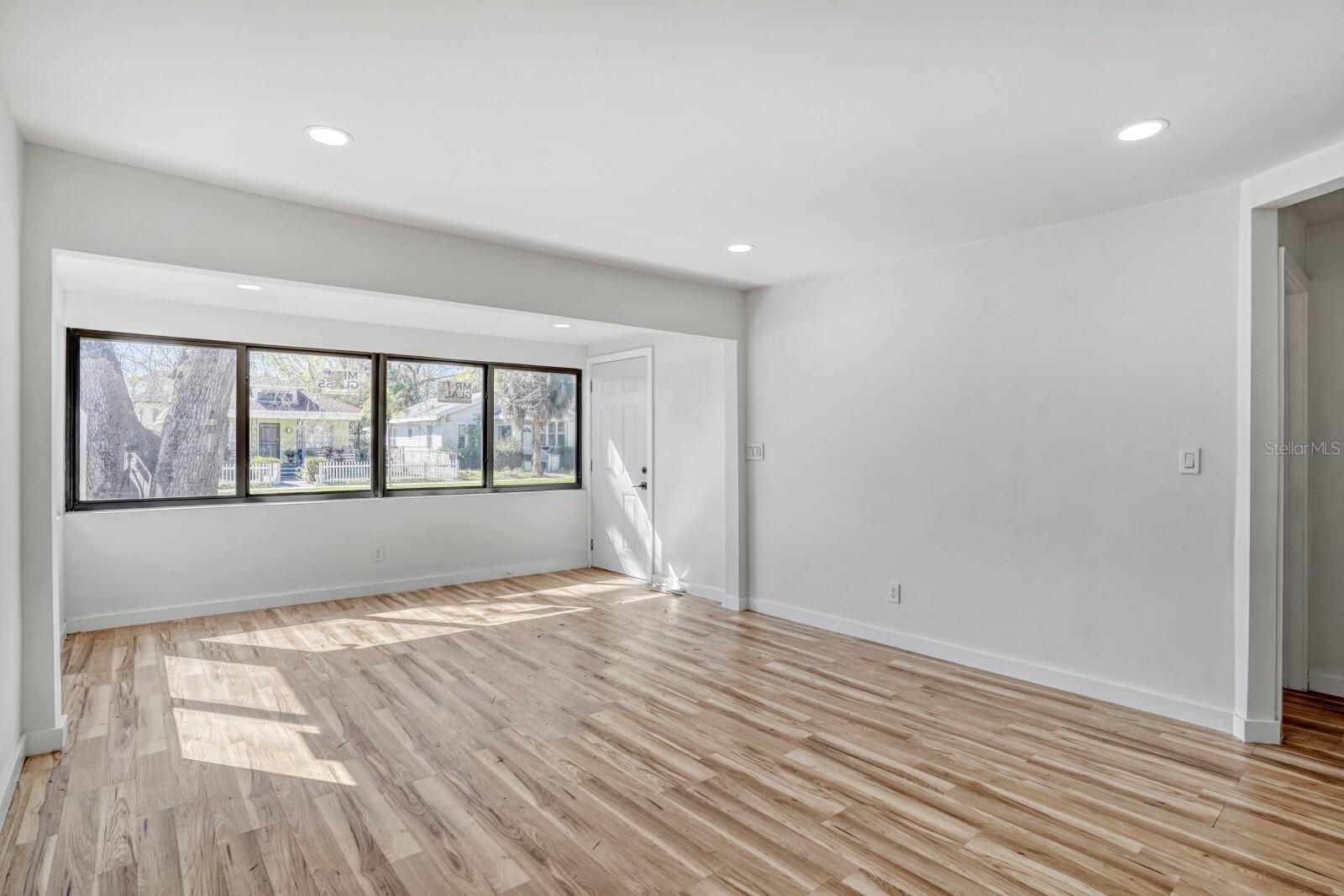 Image 8 of 28 For 711 19th Avenue S