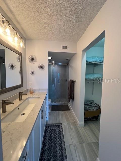 Image 24 of 48 For 650 Island Way 708