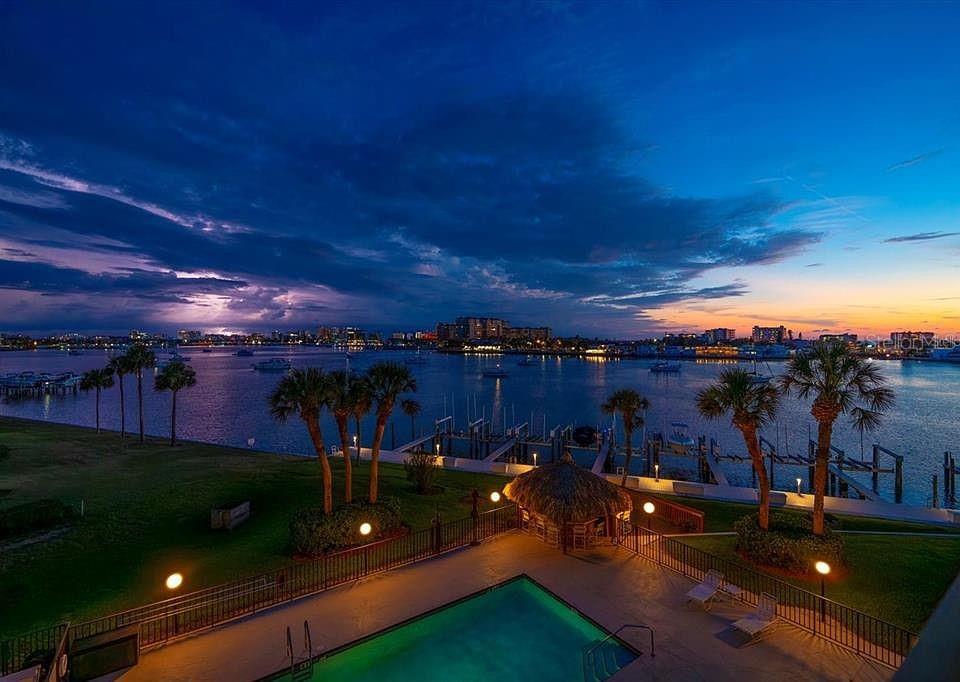 Image 39 of 48 For 650 Island Way 708