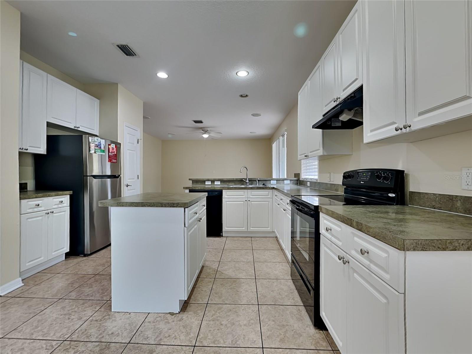 Image 4 of 17 For 5921 Cape Loop