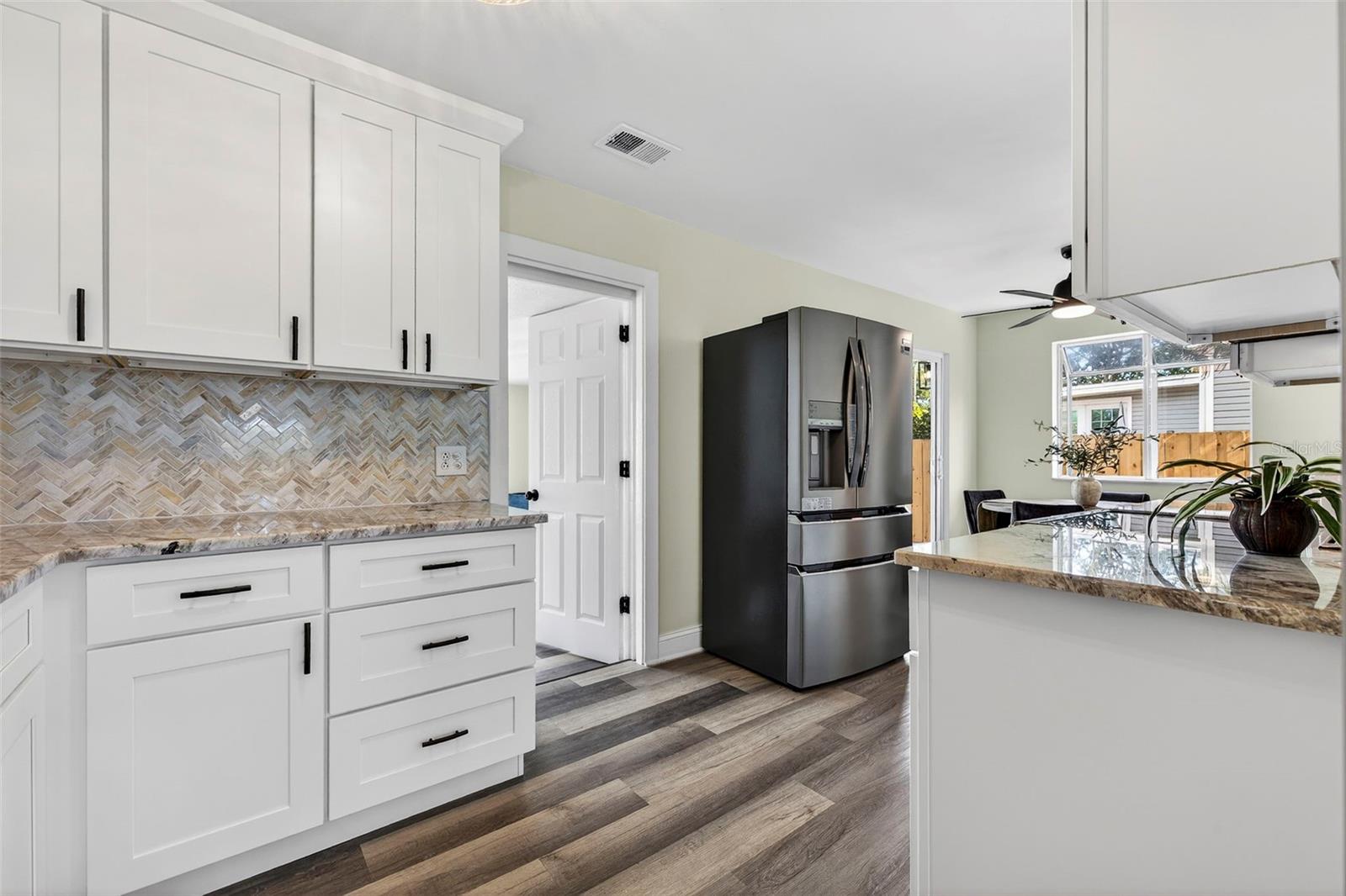 Image 11 of 41 For 4803 32nd Avenue N