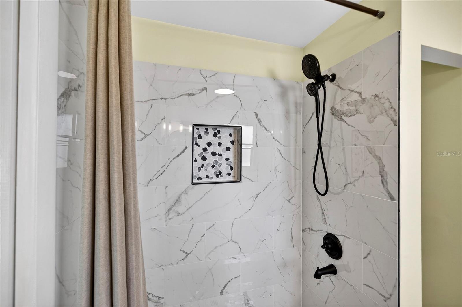 Image 23 of 41 For 4803 32nd Avenue N