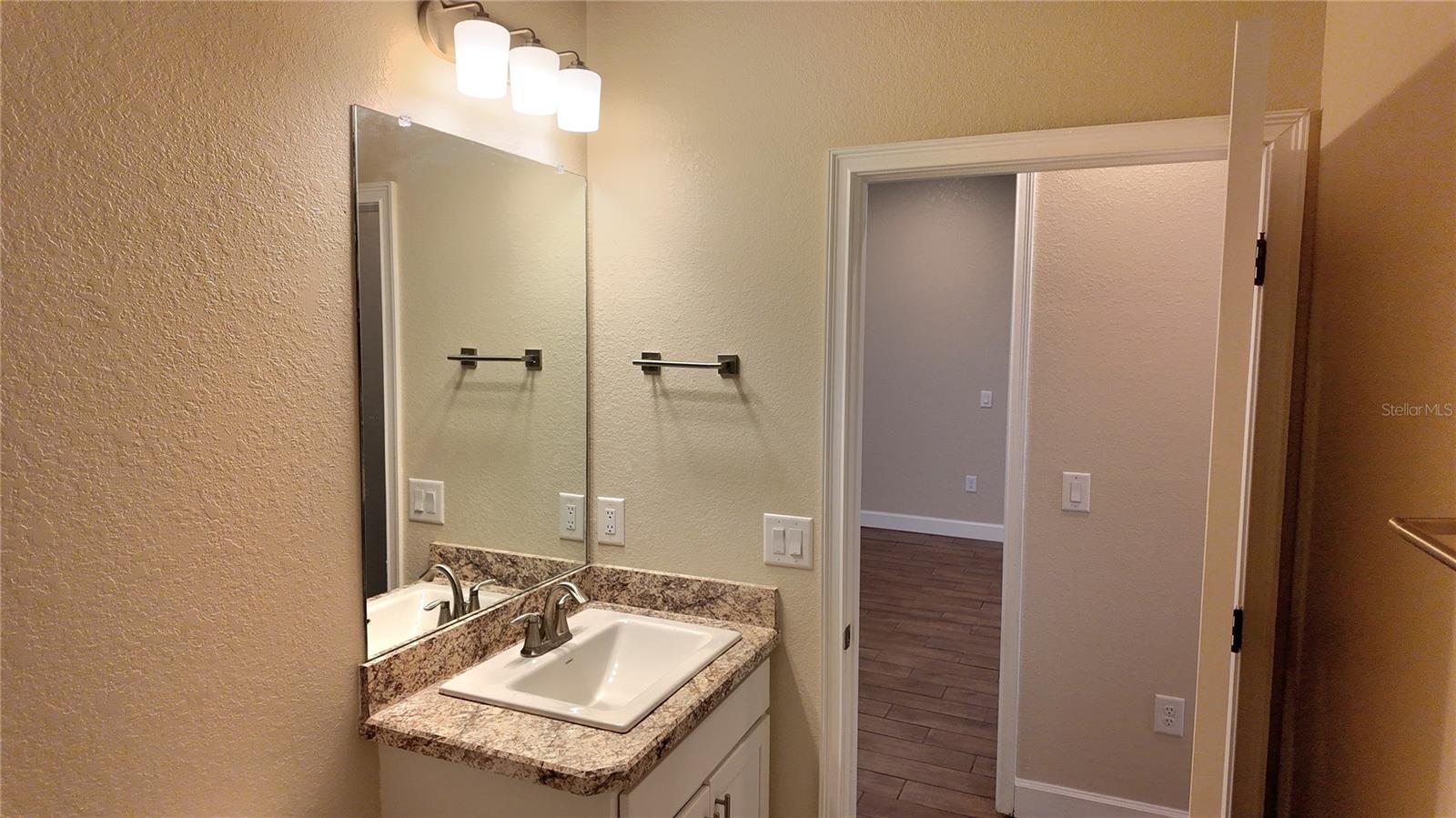 Image 40 of 71 For 5524 Ocean Breeze Drive