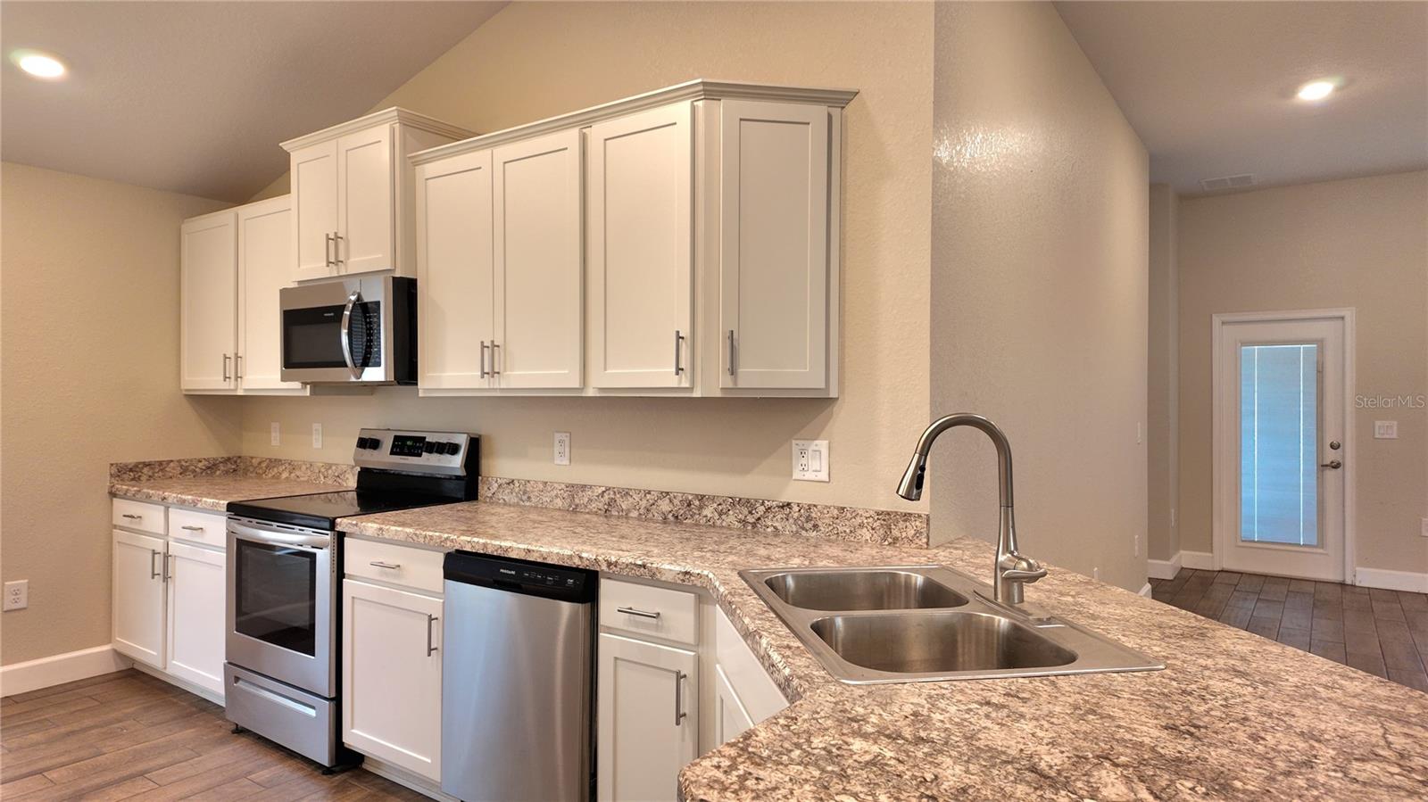 Image 5 of 71 For 5524 Ocean Breeze Drive