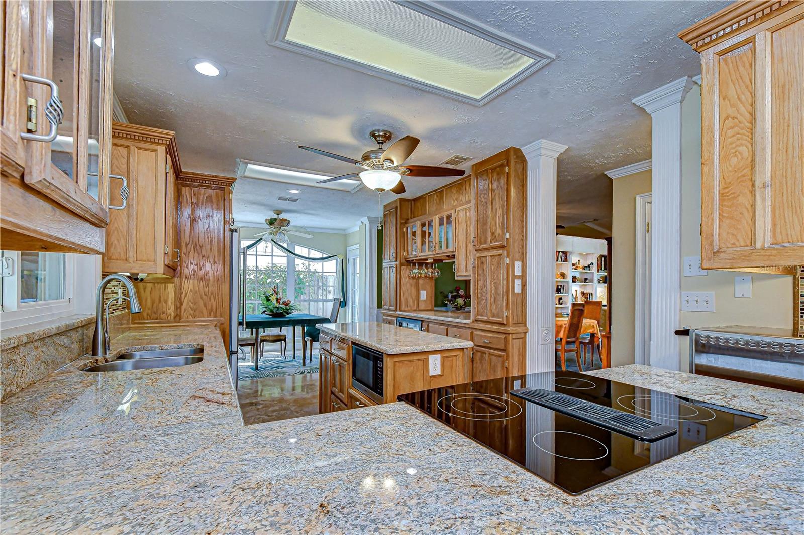 Image 16 of 57 For 5008 Country Hills Drive