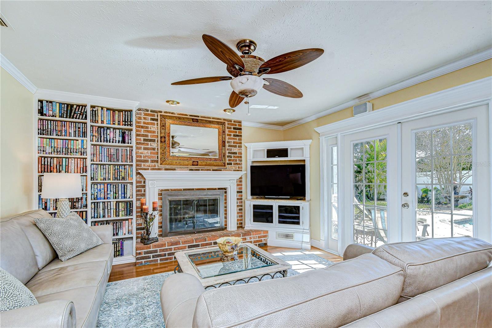 Image 21 of 57 For 5008 Country Hills Drive