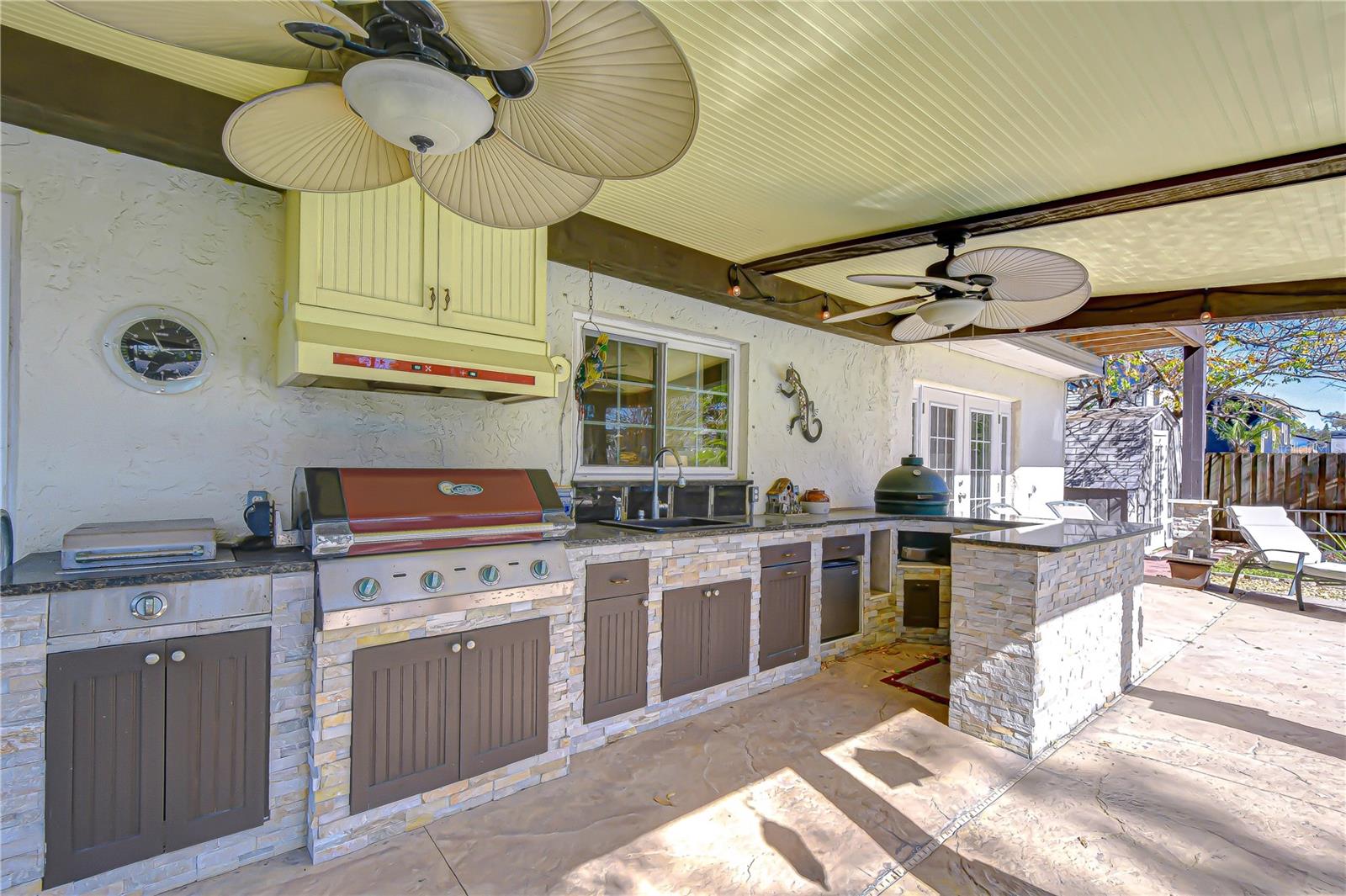 Image 24 of 57 For 5008 Country Hills Drive