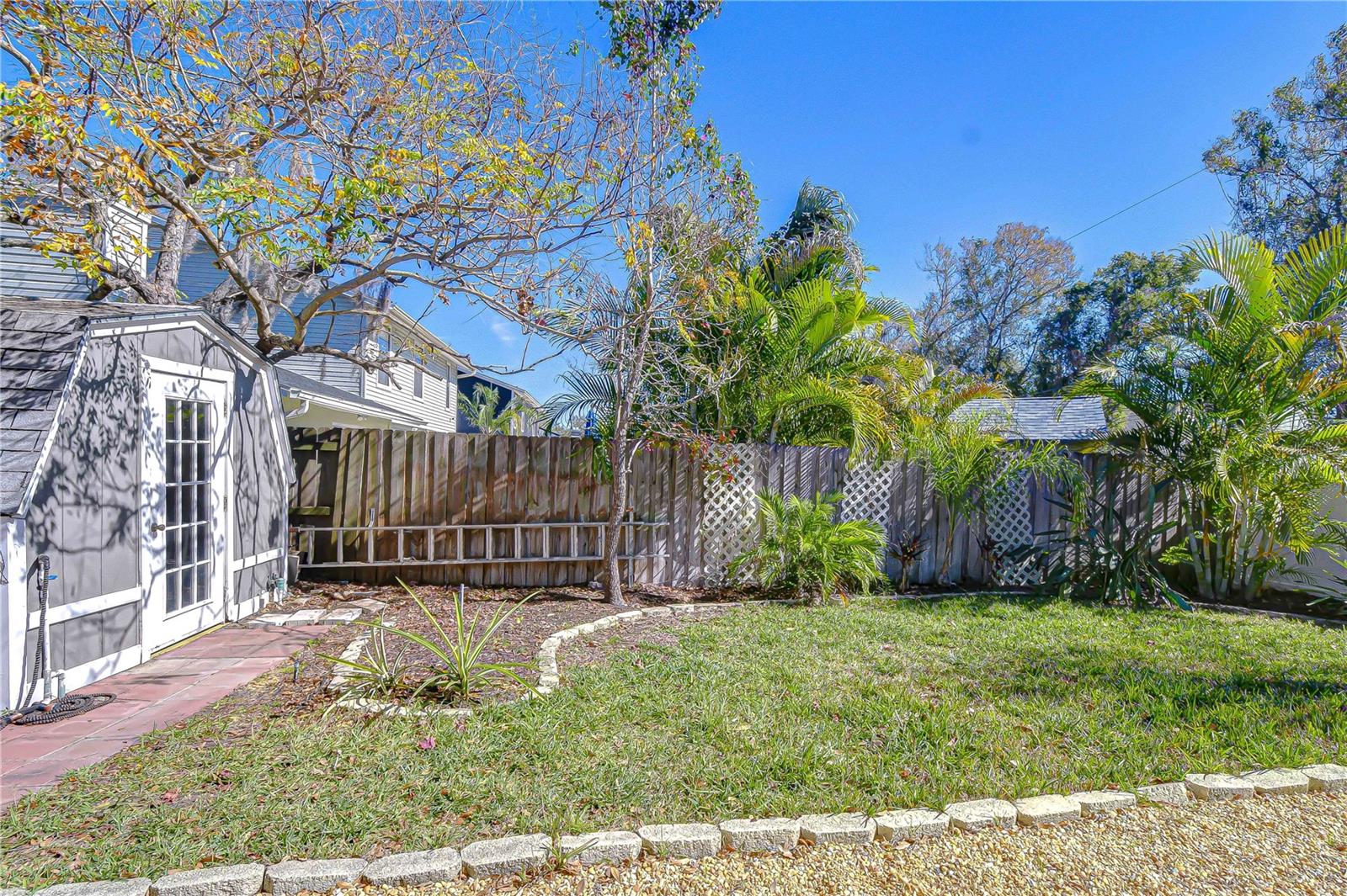 Image 32 of 57 For 5008 Country Hills Drive