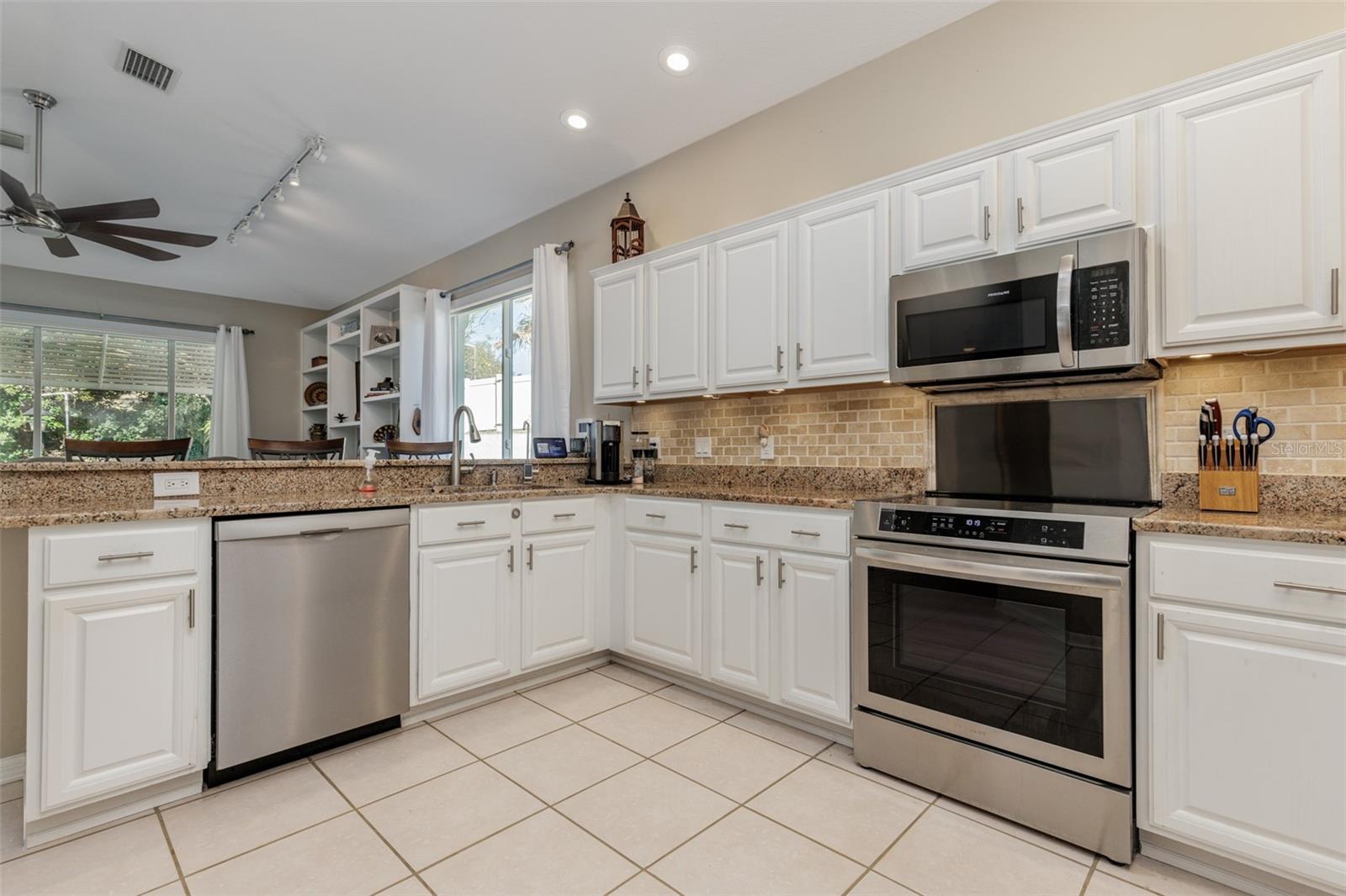 Image 11 of 35 For 4616 Maywood Way