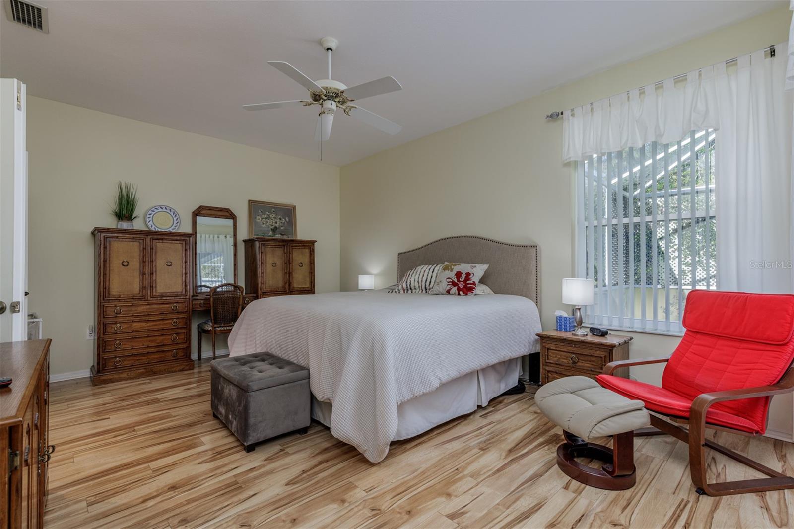 Image 16 of 35 For 4616 Maywood Way