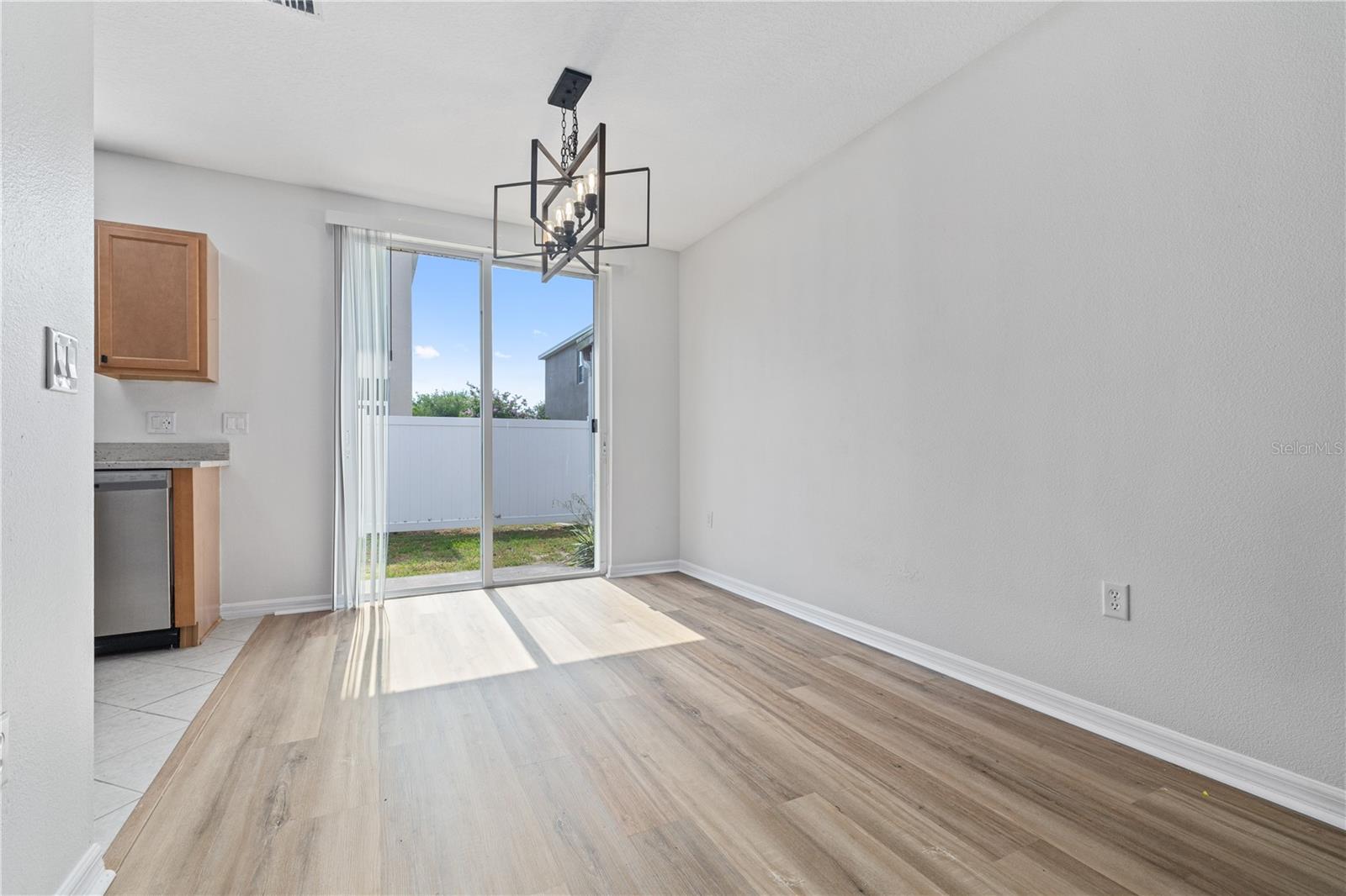 Image 6 of 23 For 525 Glenn Cross Drive