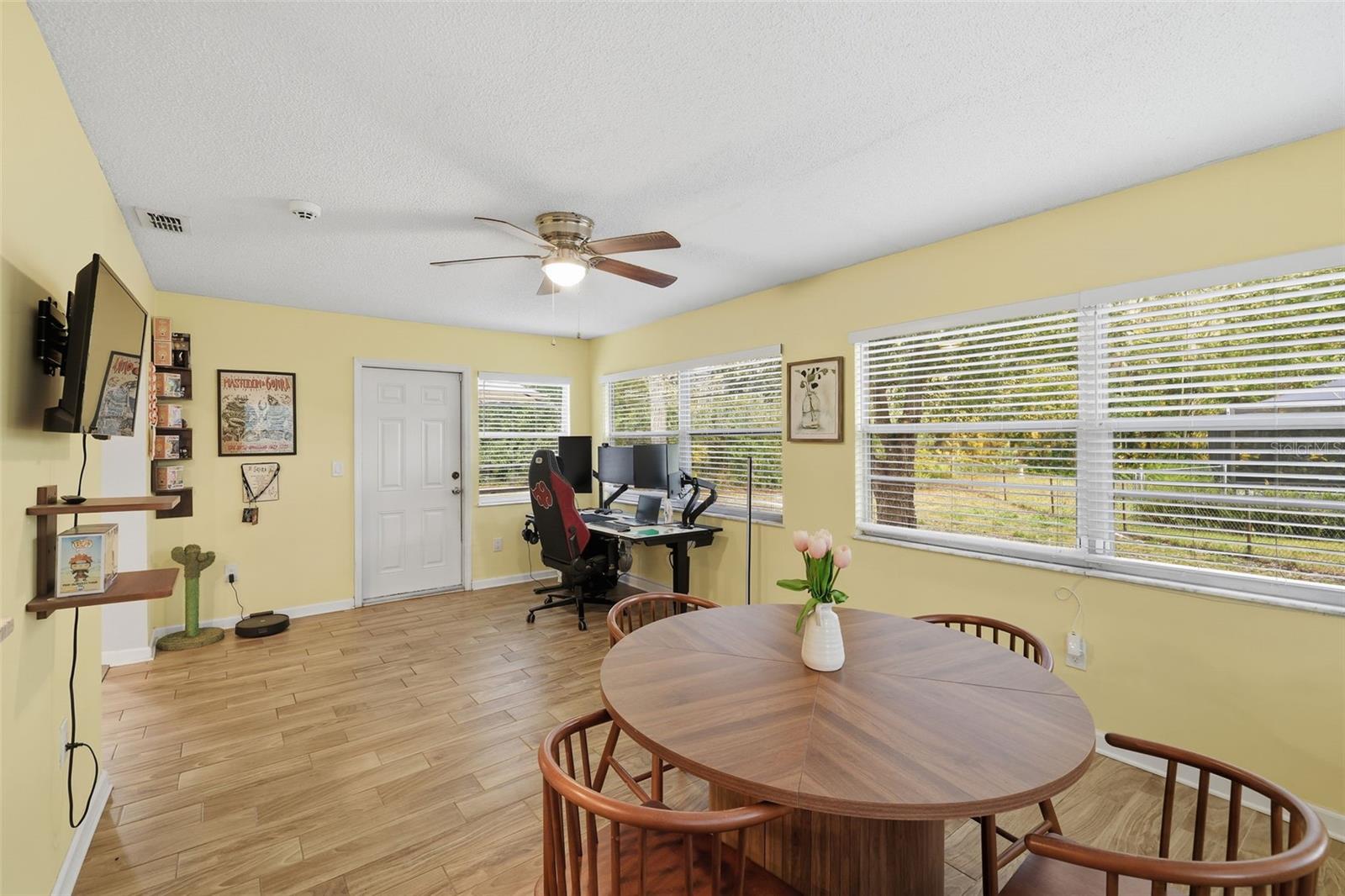 Image 19 of 36 For 8914 Woodmill Drive