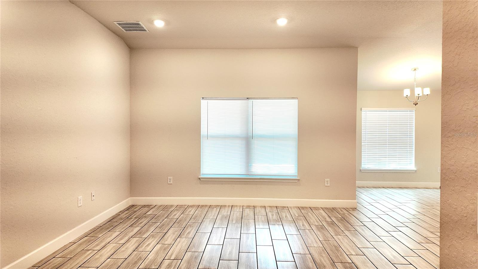 Image 11 of 58 For 4355 Sutherland Street