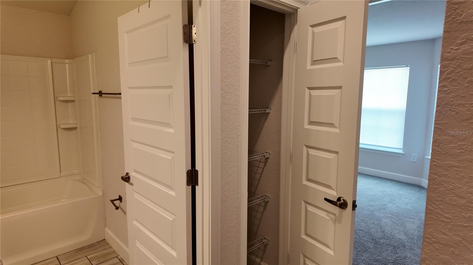 Image 23 of 58 For 4355 Sutherland Street