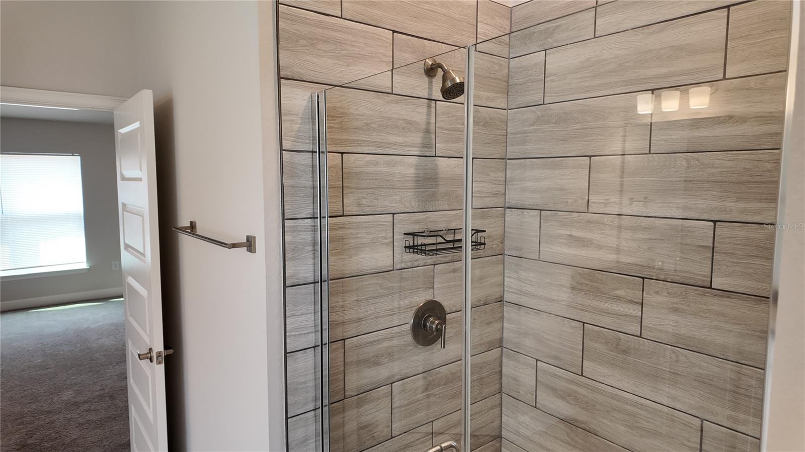 Image 24 of 58 For 4355 Sutherland Street