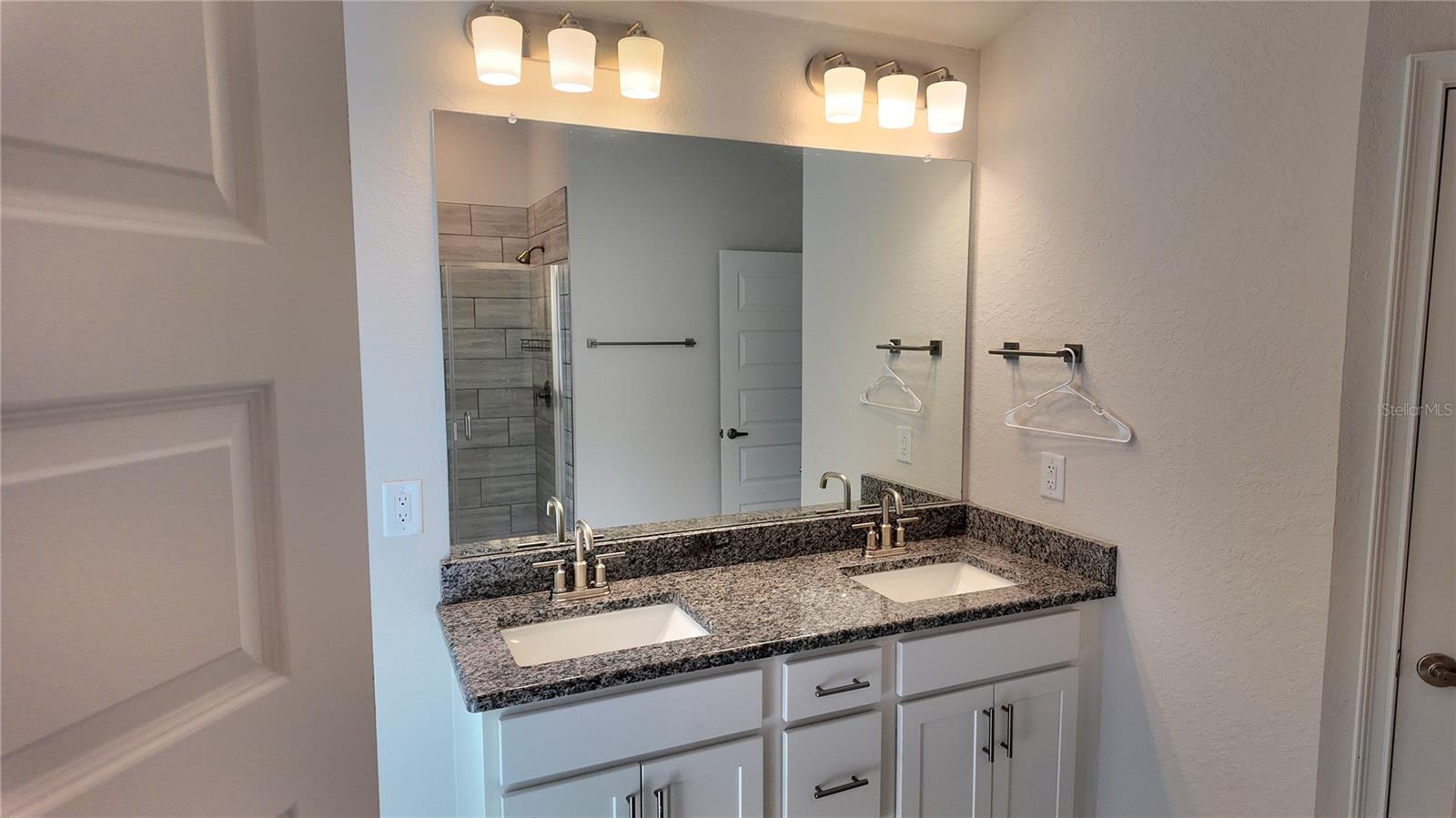 Image 26 of 58 For 4355 Sutherland Street