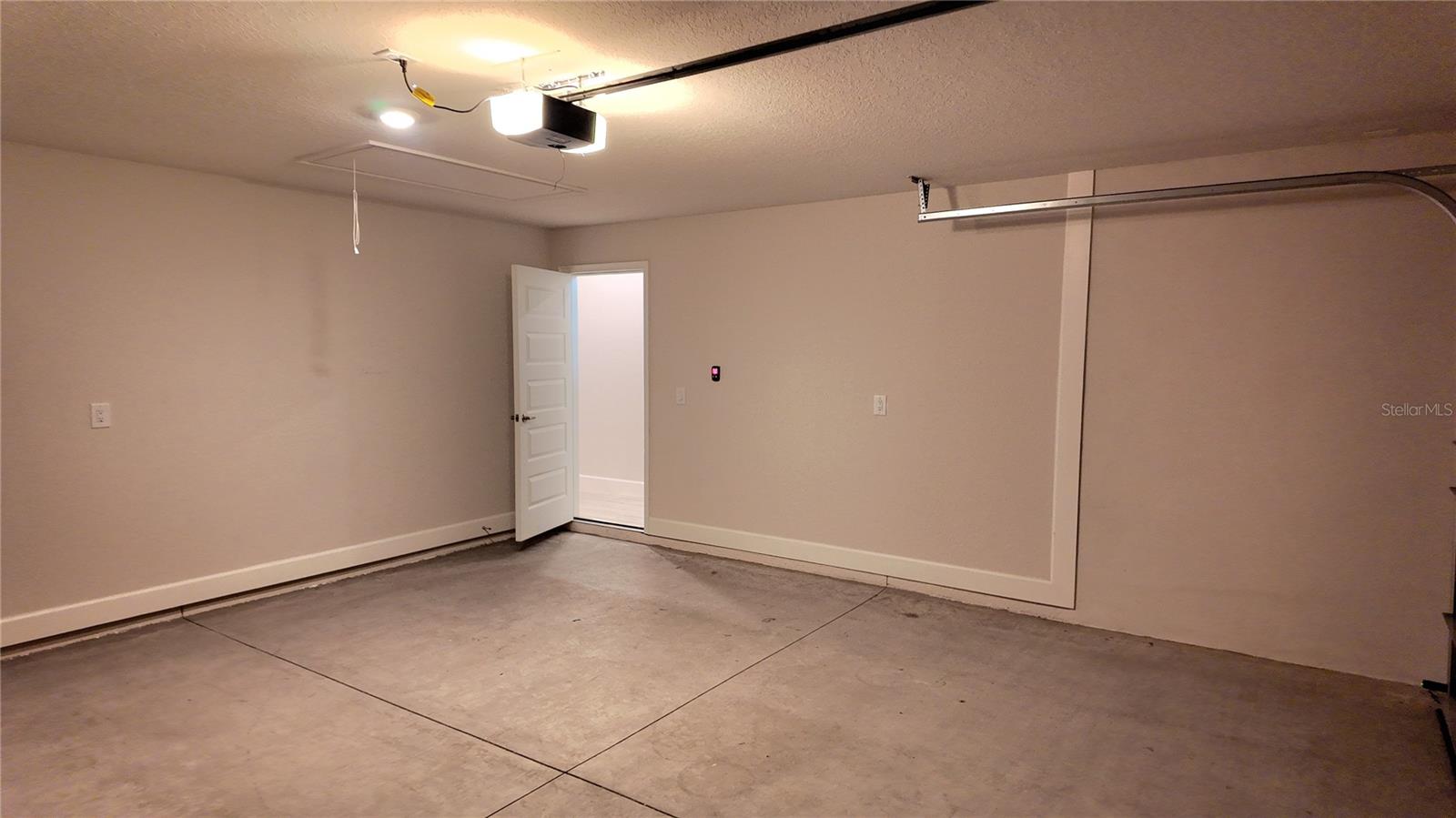 Image 33 of 58 For 4355 Sutherland Street