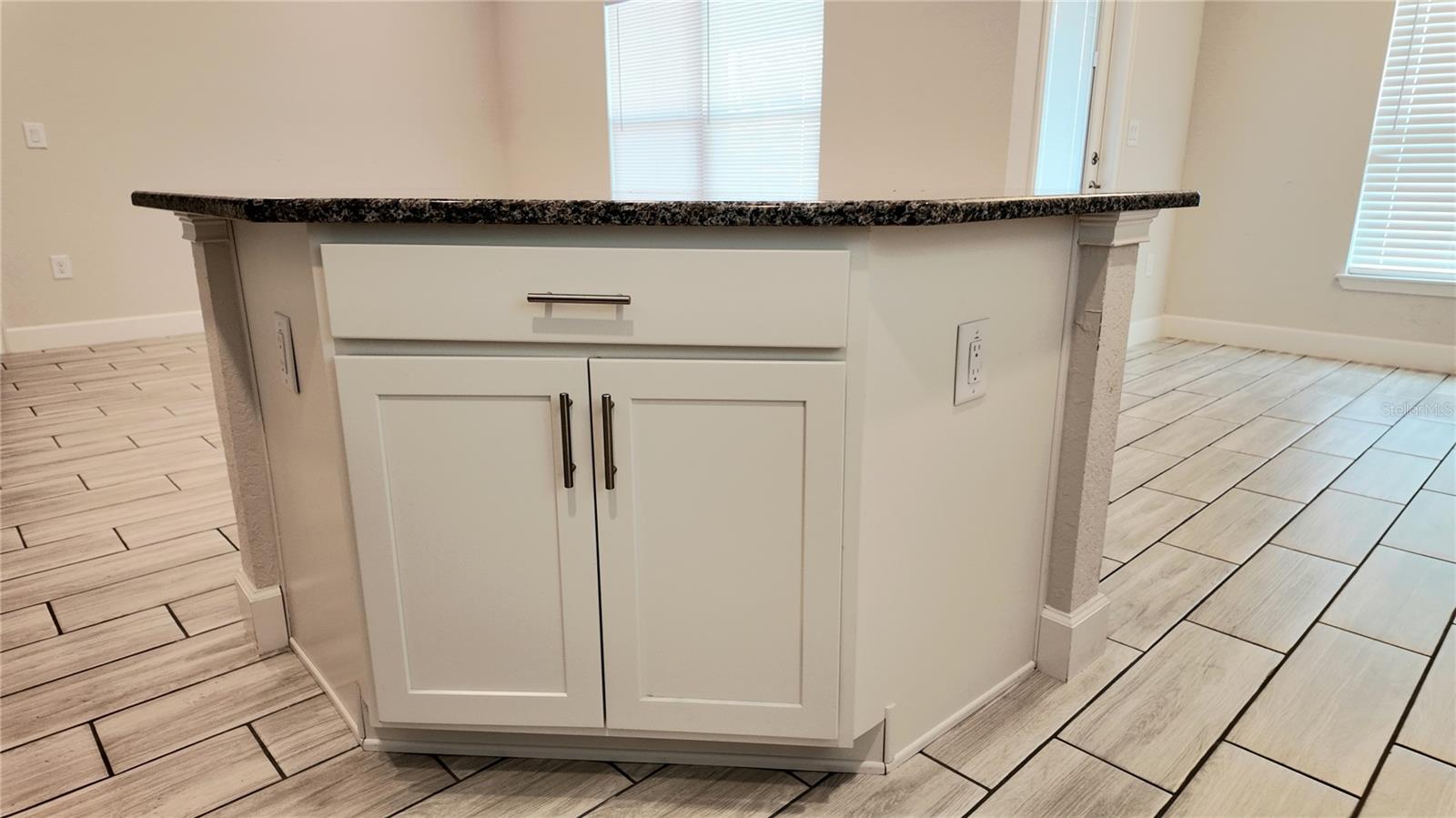 Image 5 of 58 For 4355 Sutherland Street