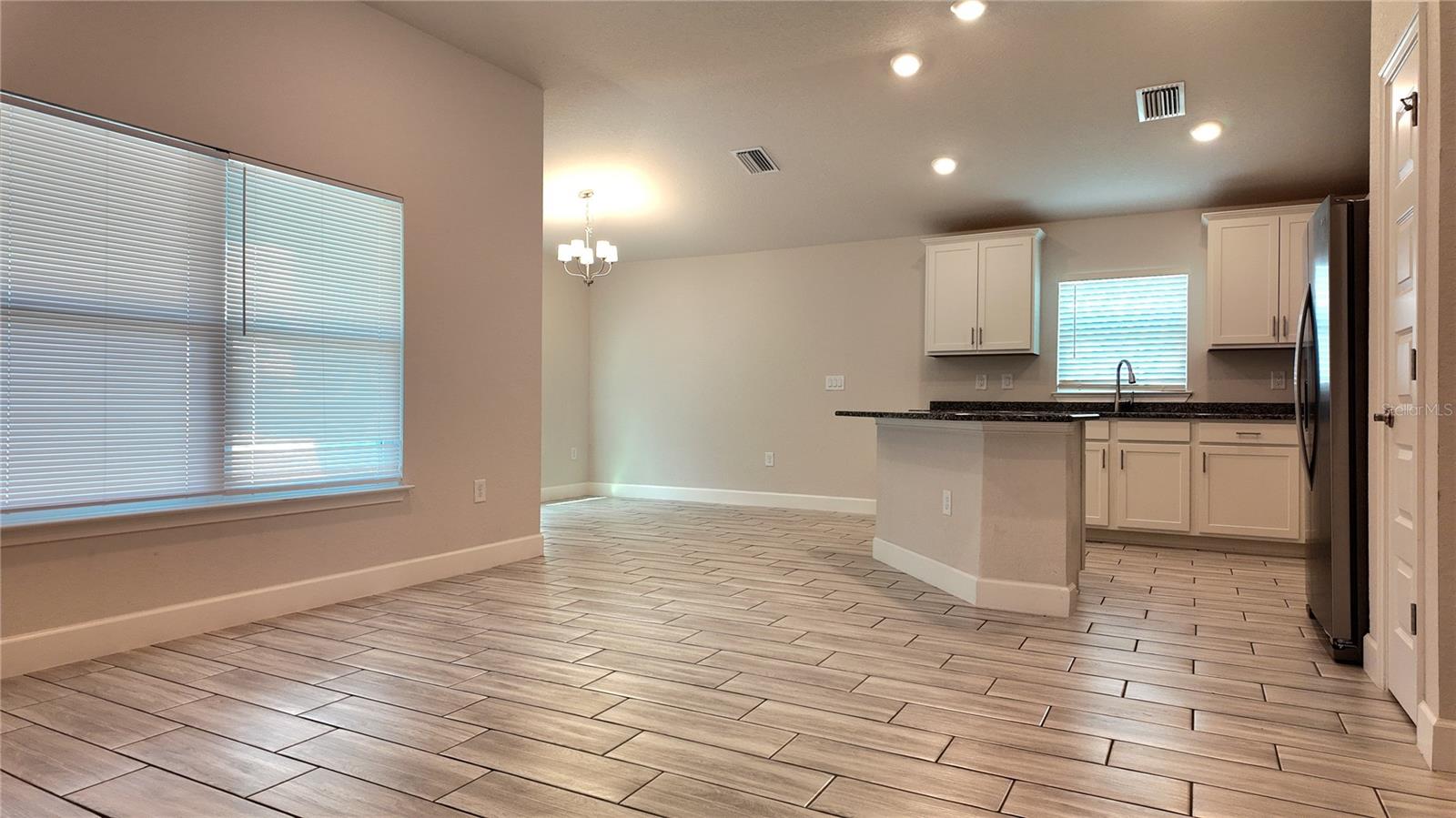 Image 6 of 58 For 4355 Sutherland Street