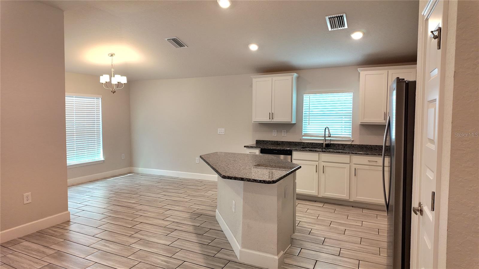 Image 7 of 58 For 4355 Sutherland Street