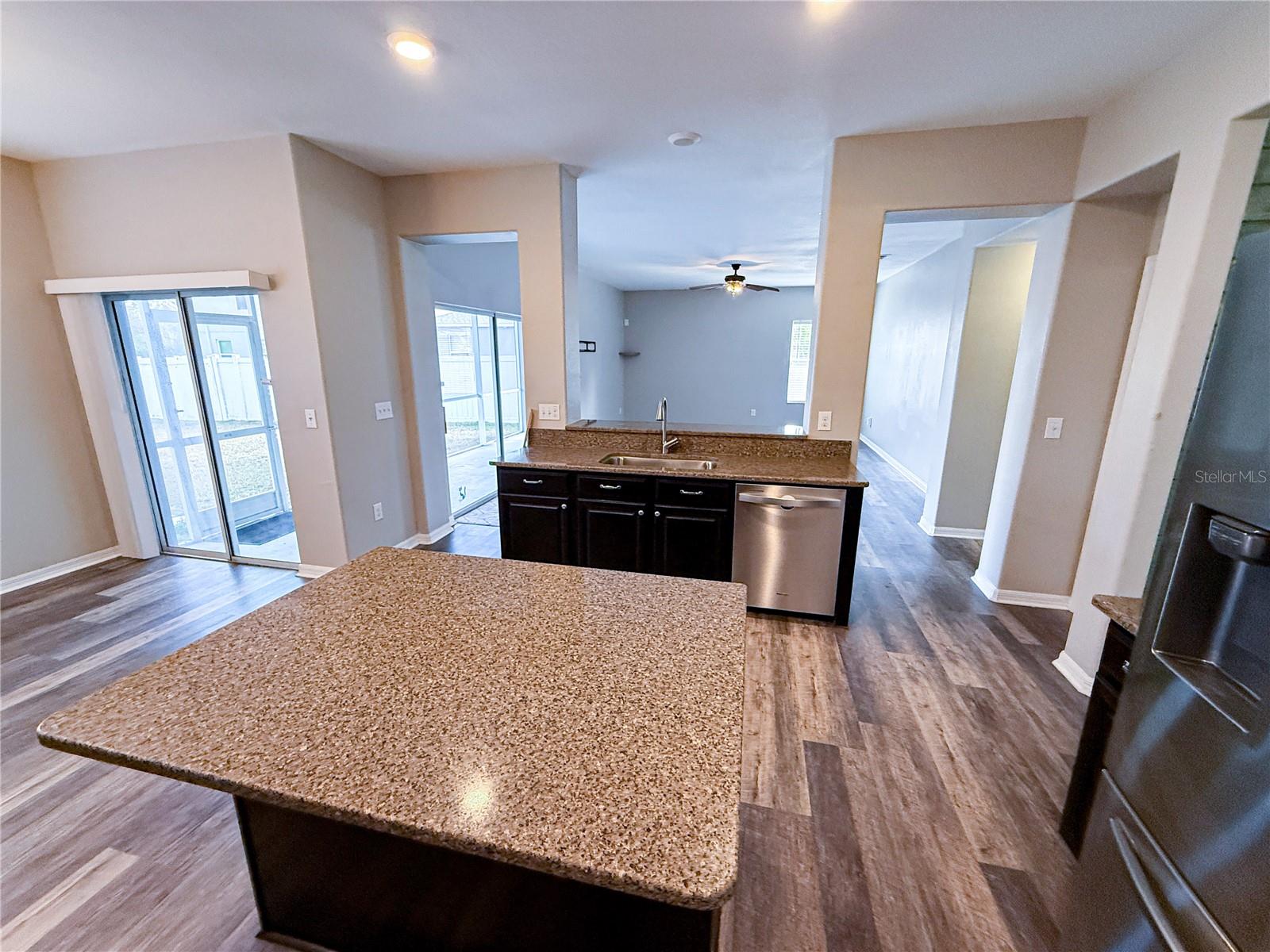 Image 15 of 47 For 909 Meadow Glade Drive