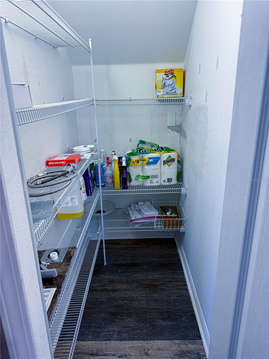 Image 16 of 47 For 909 Meadow Glade Drive