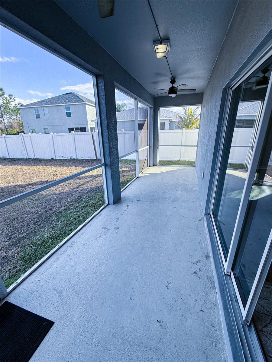 Image 21 of 47 For 909 Meadow Glade Drive