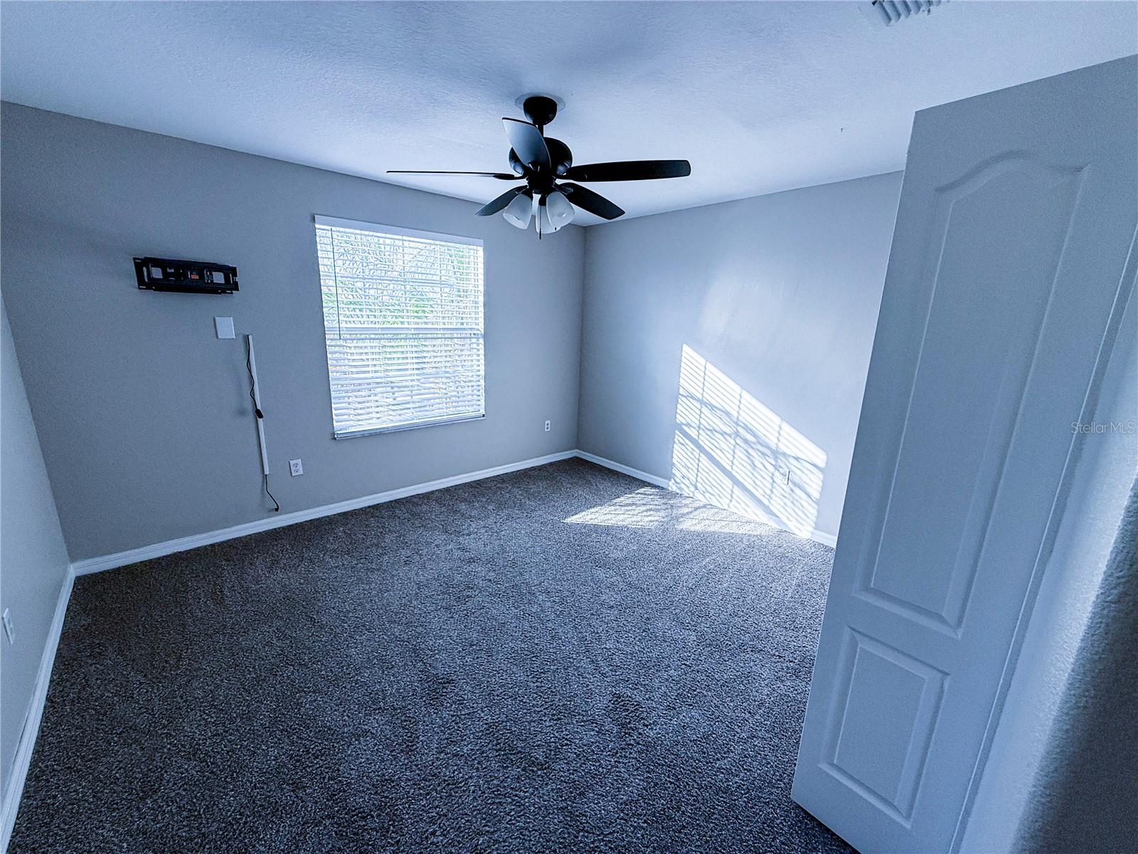 Image 31 of 47 For 909 Meadow Glade Drive