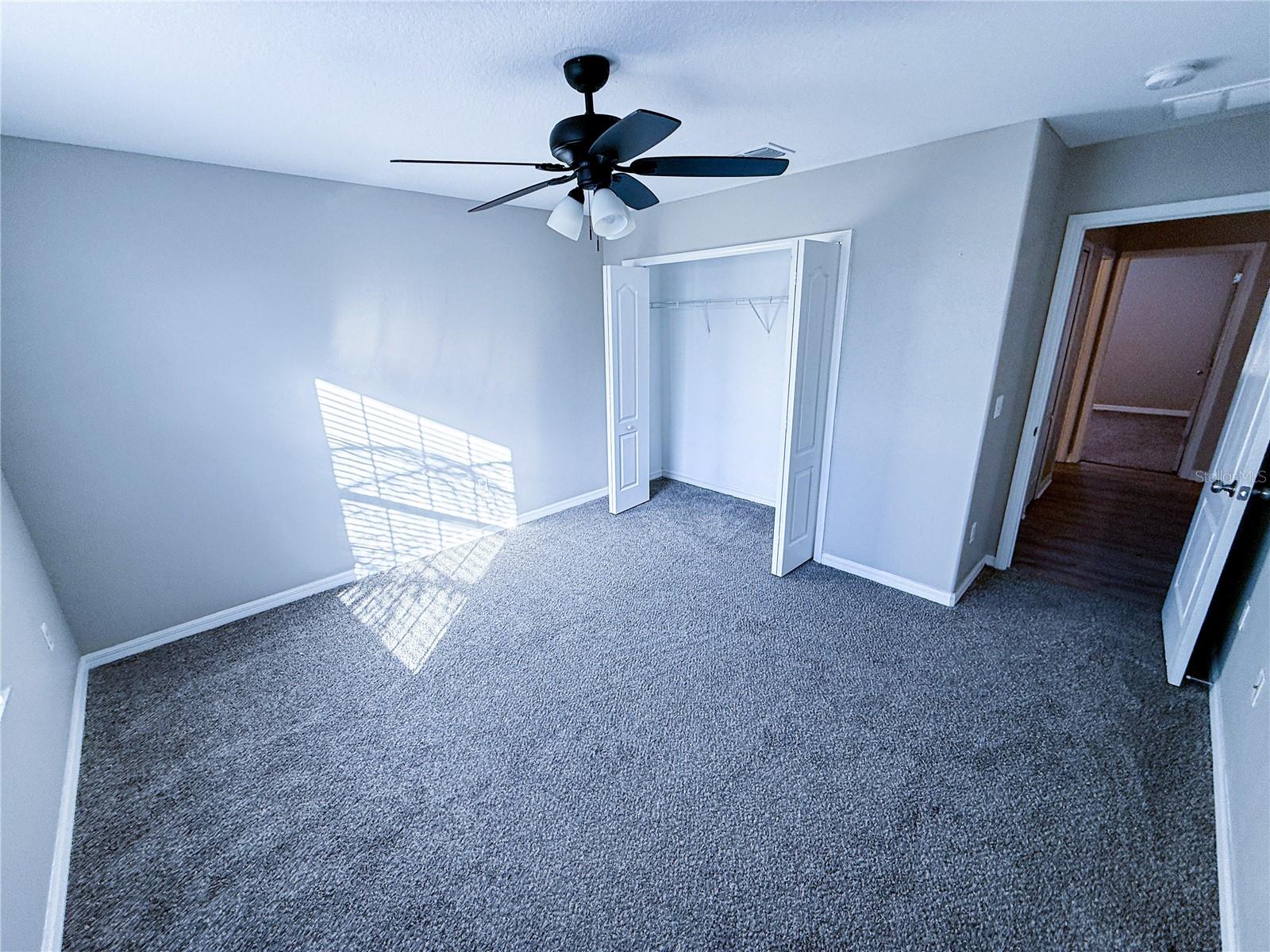 Image 32 of 47 For 909 Meadow Glade Drive