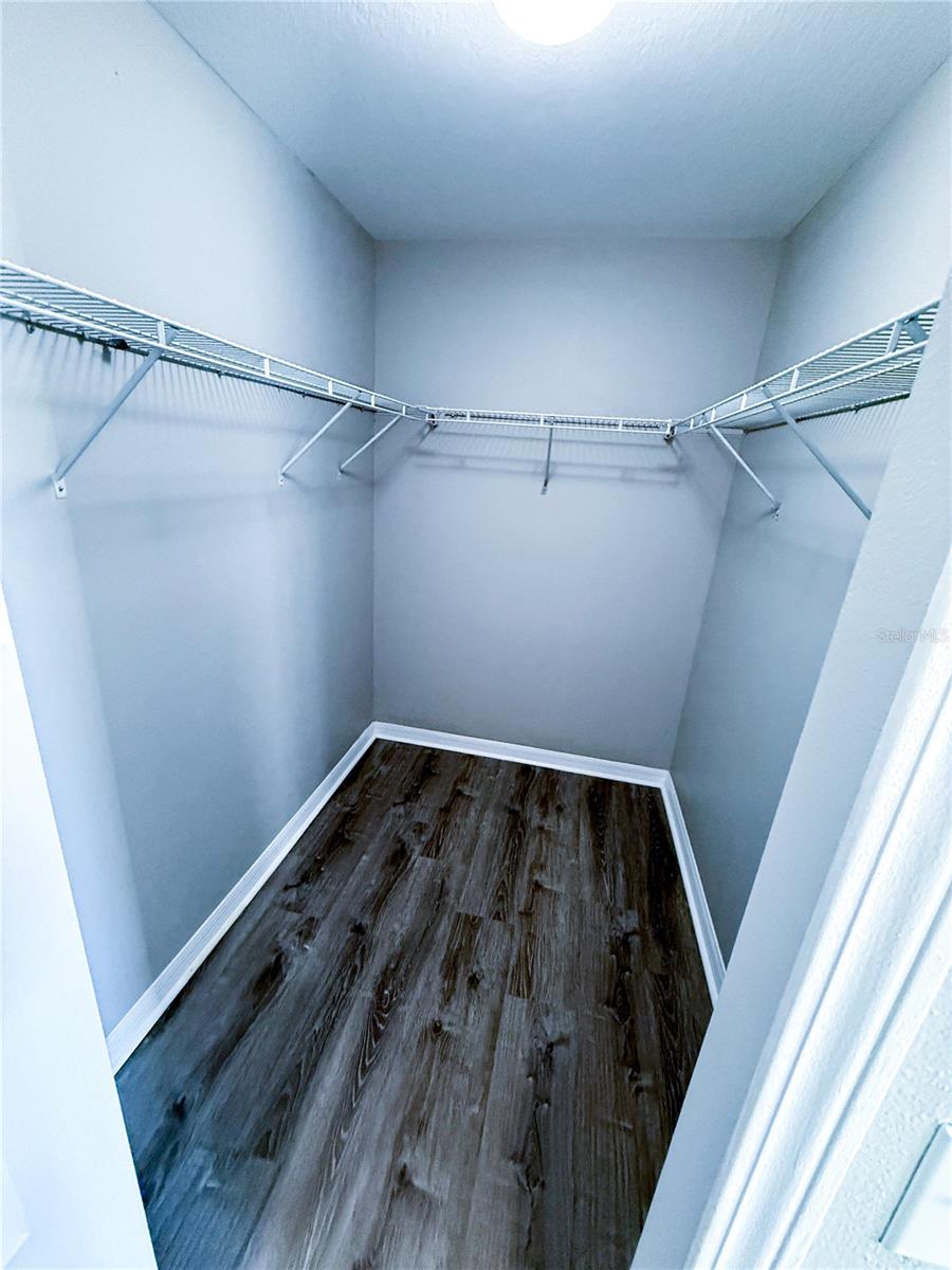 Image 38 of 47 For 909 Meadow Glade Drive