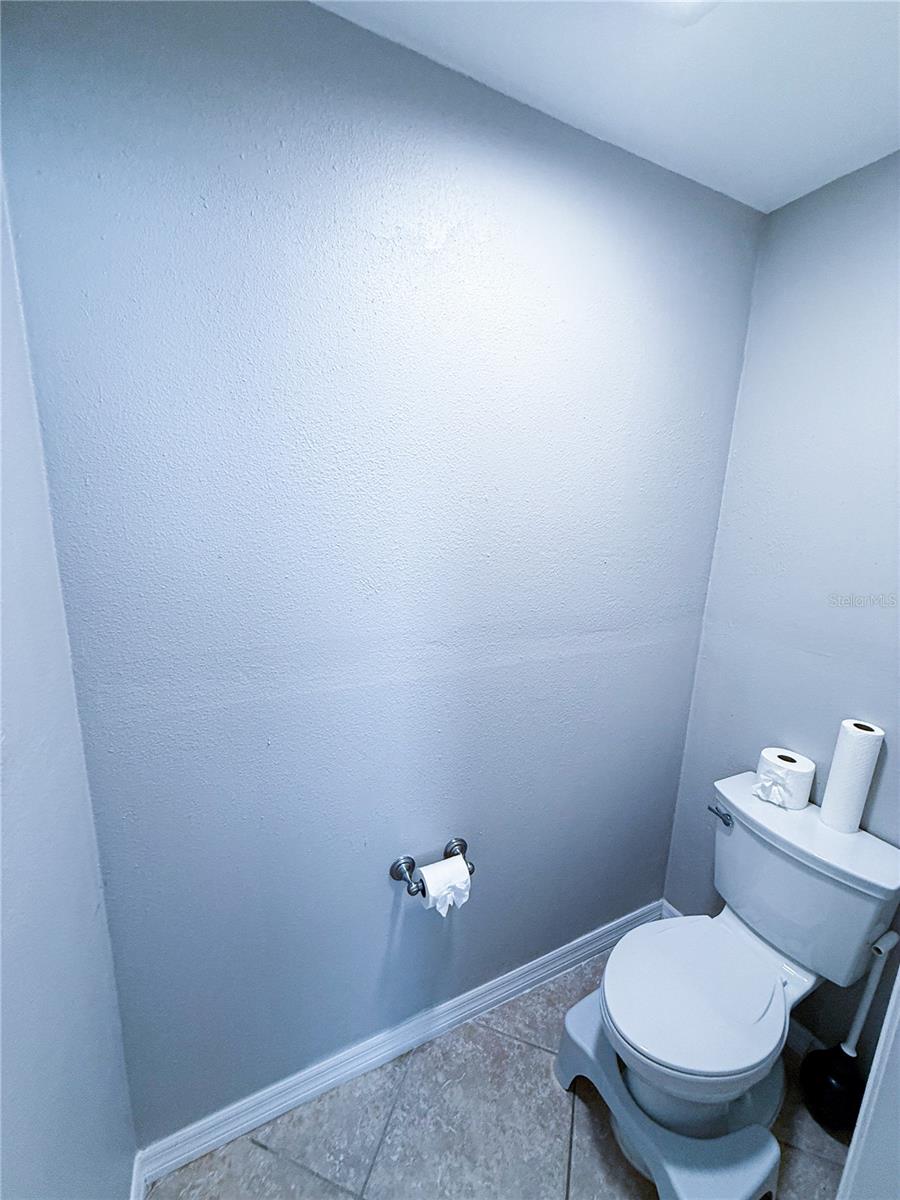 Image 39 of 47 For 909 Meadow Glade Drive