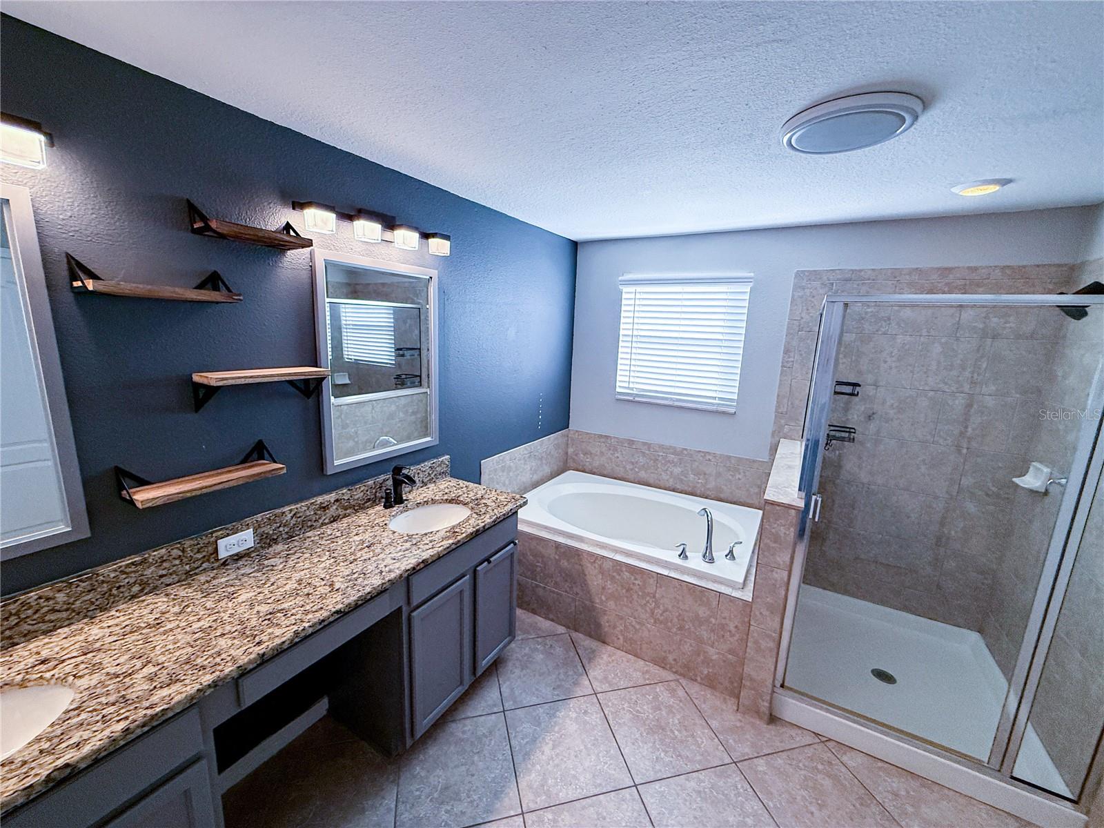 Image 40 of 47 For 909 Meadow Glade Drive