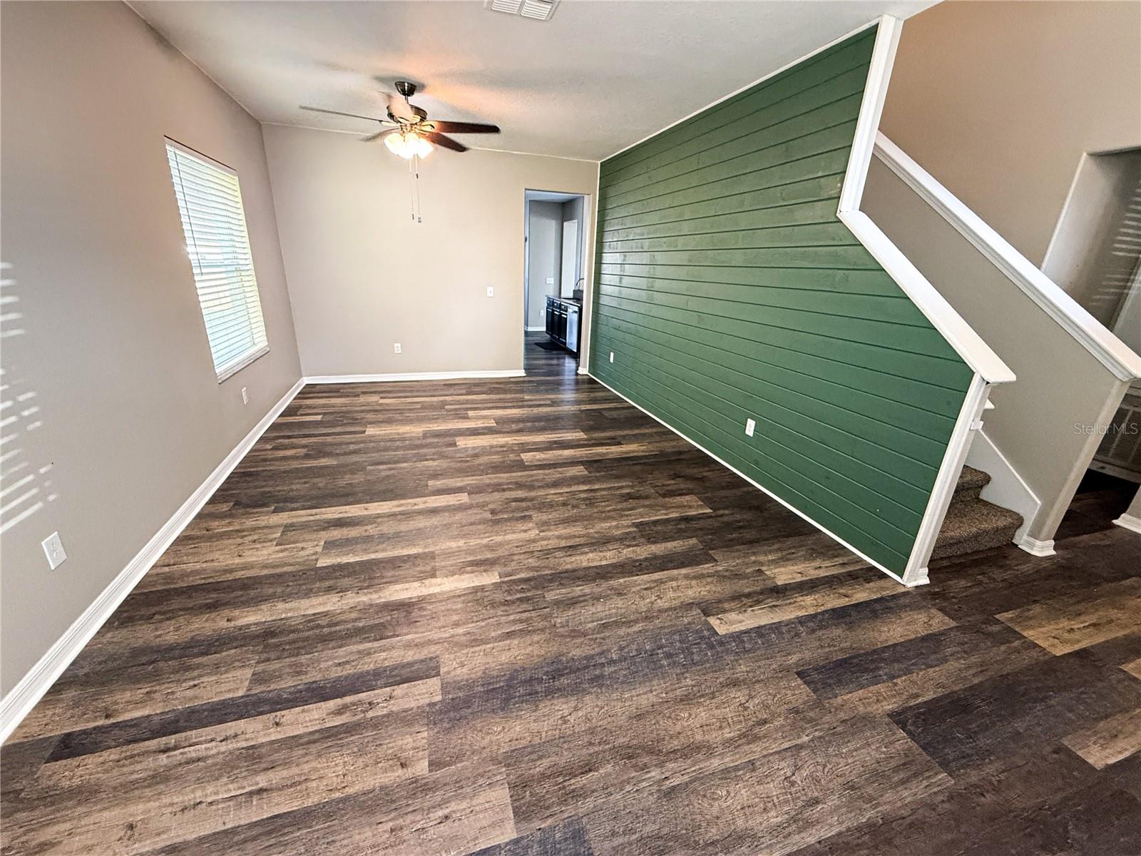 Image 5 of 47 For 909 Meadow Glade Drive