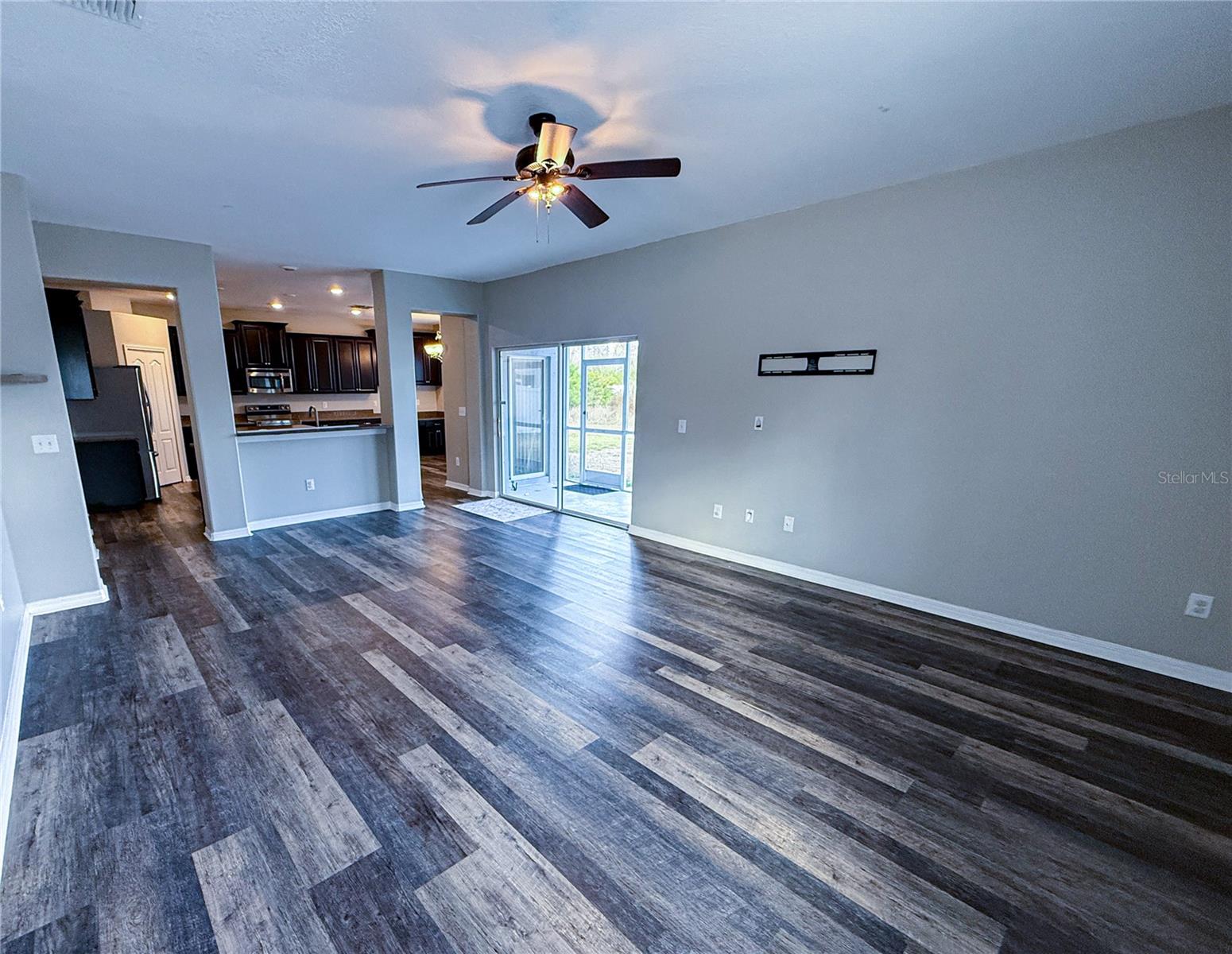 Image 6 of 47 For 909 Meadow Glade Drive